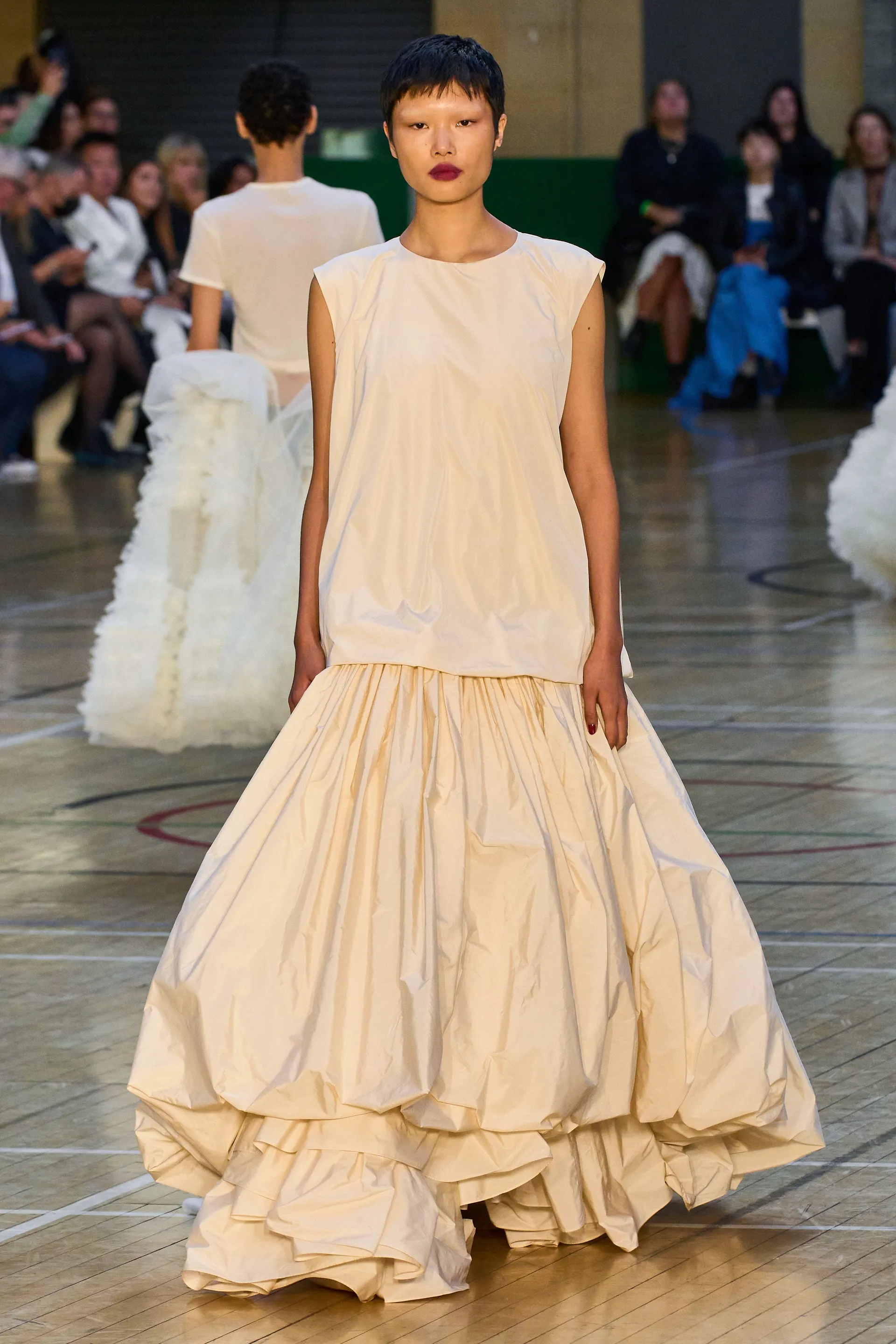 00041-molly-goddard-spring-2023-ready-to-wear-credit-gorunway