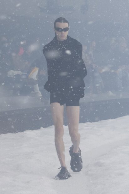 00042-balenciaga-fall-2022-ready-to-wear-paris-credit-brand-1.jpg