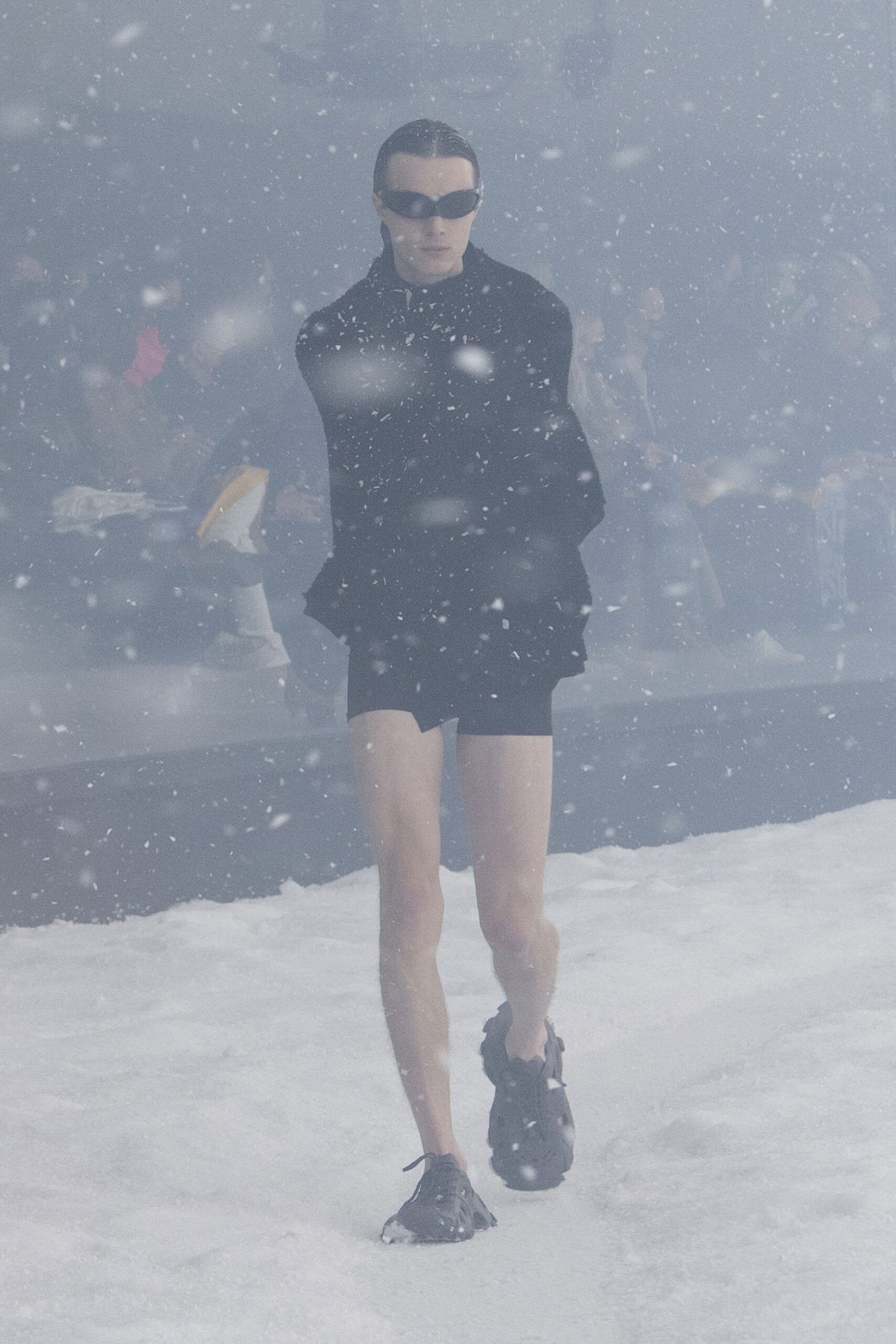 00042-balenciaga-fall-2022-ready-to-wear-paris-credit-brand-1.jpg