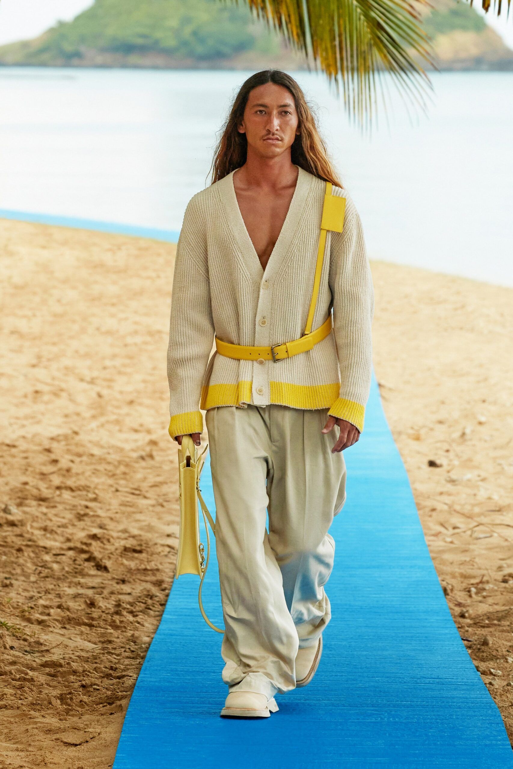 00042-jacquemus-spring-2022-ready-to-wear-credit-brand-1.jpg