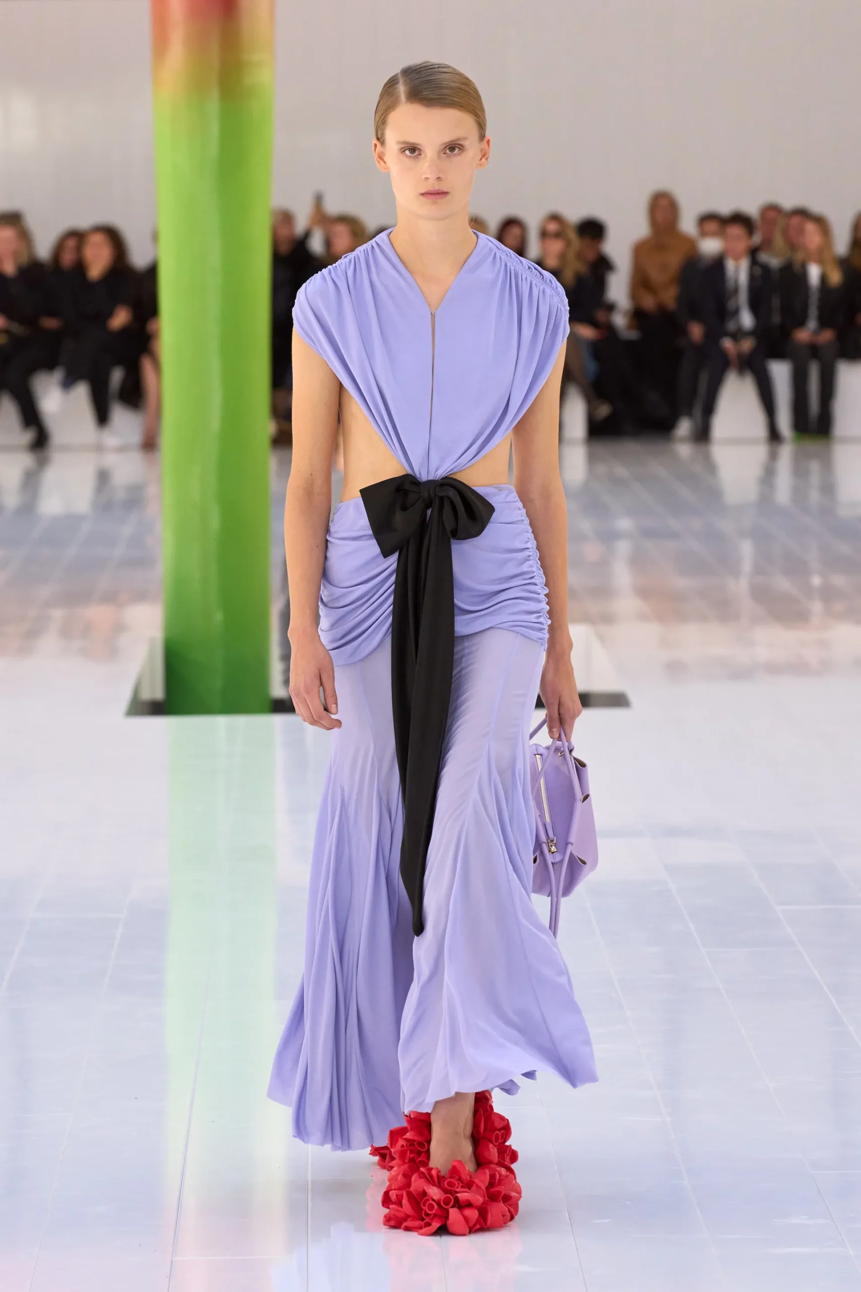 00042-loewe-spring-2023-ready-to-wear-credit-gorunway
