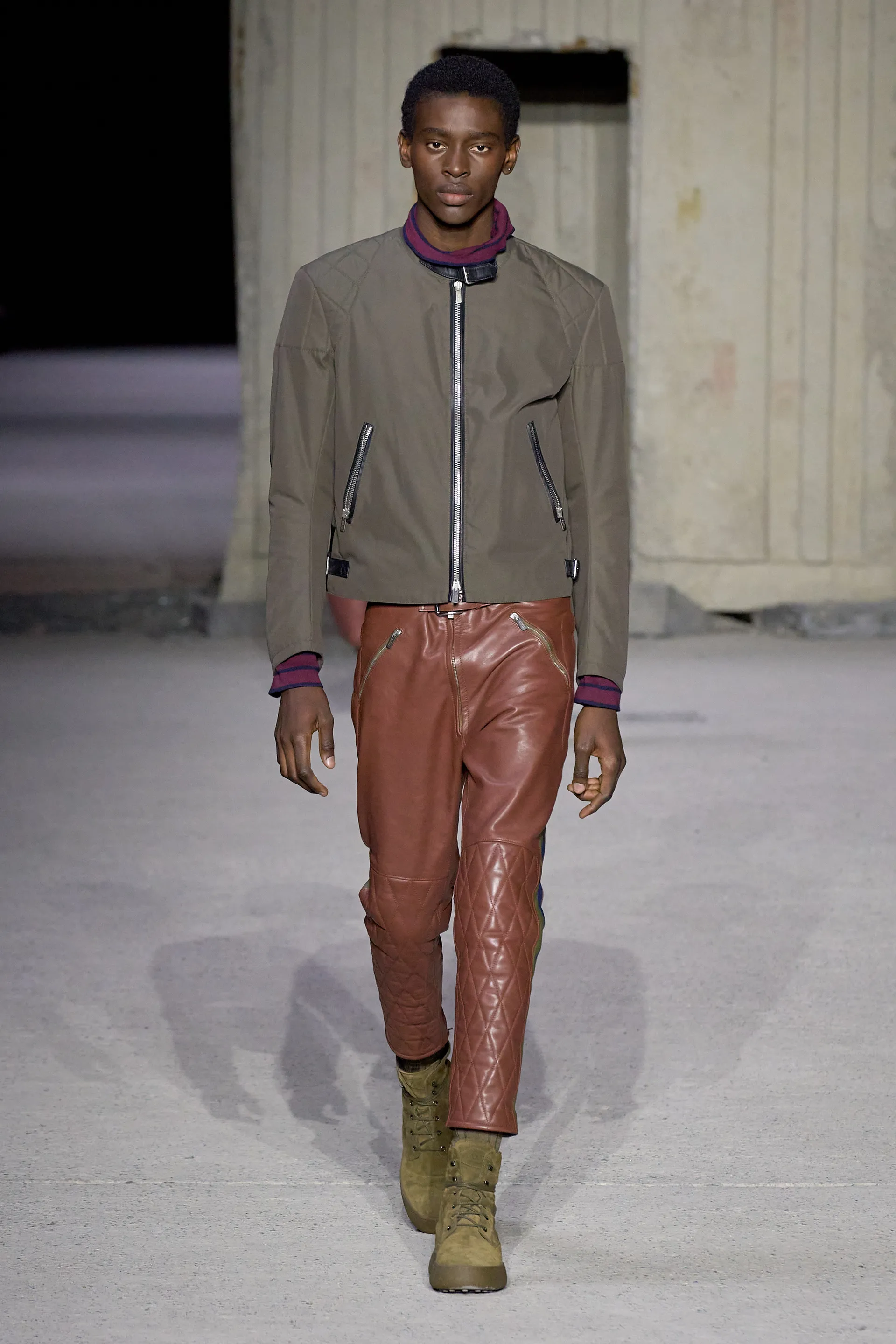 00042-tods-spring-2023-ready-to-wear-credit-gorunway