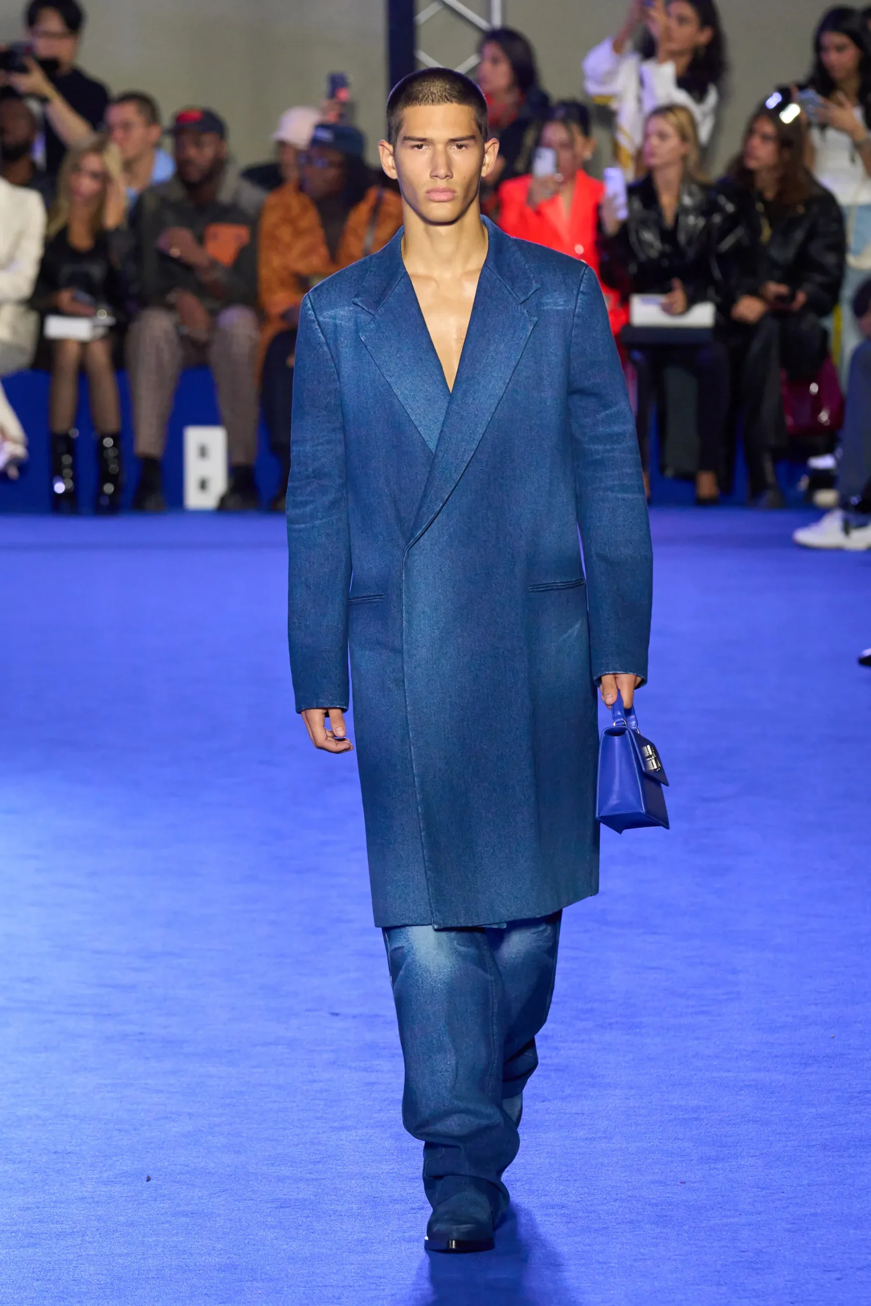 00043-off-white-spring-2023-ready-to-wear-credit-gorunway
