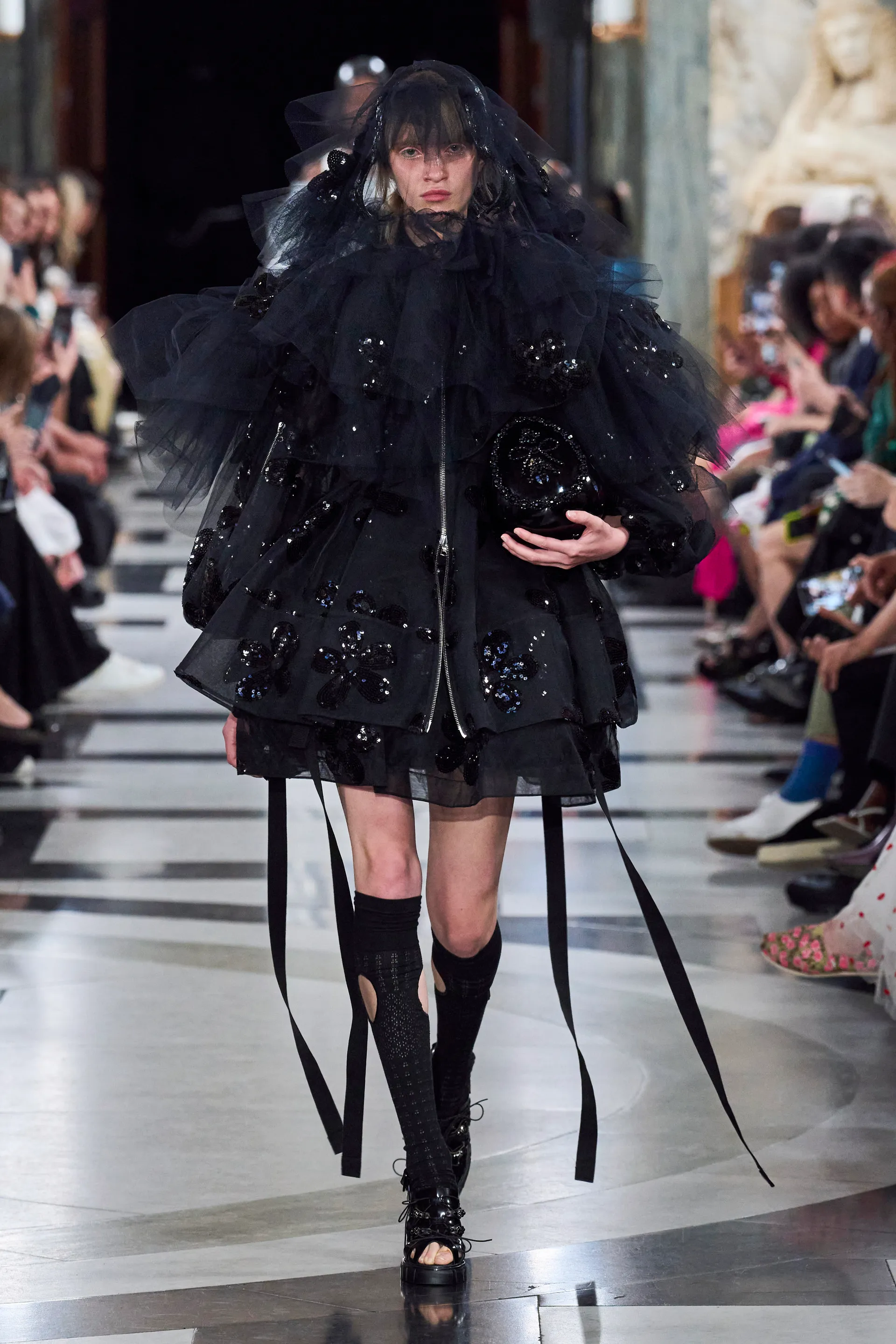 00043-simone-rocha-spring-2023-ready-to-wear-credit-gorunway