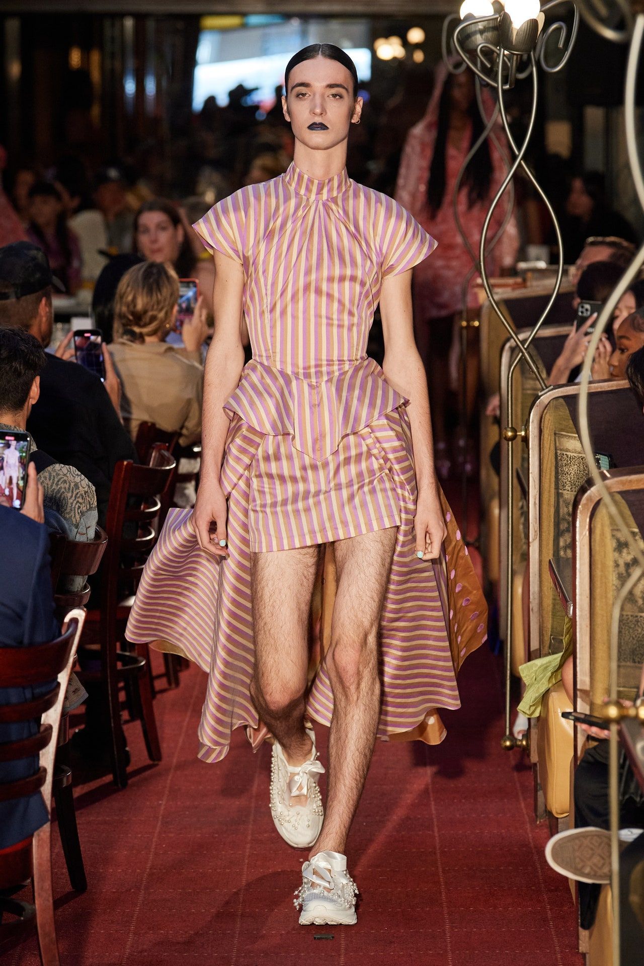 00044-batsheva-spring-2023-ready-to-wear-credit-gorunway