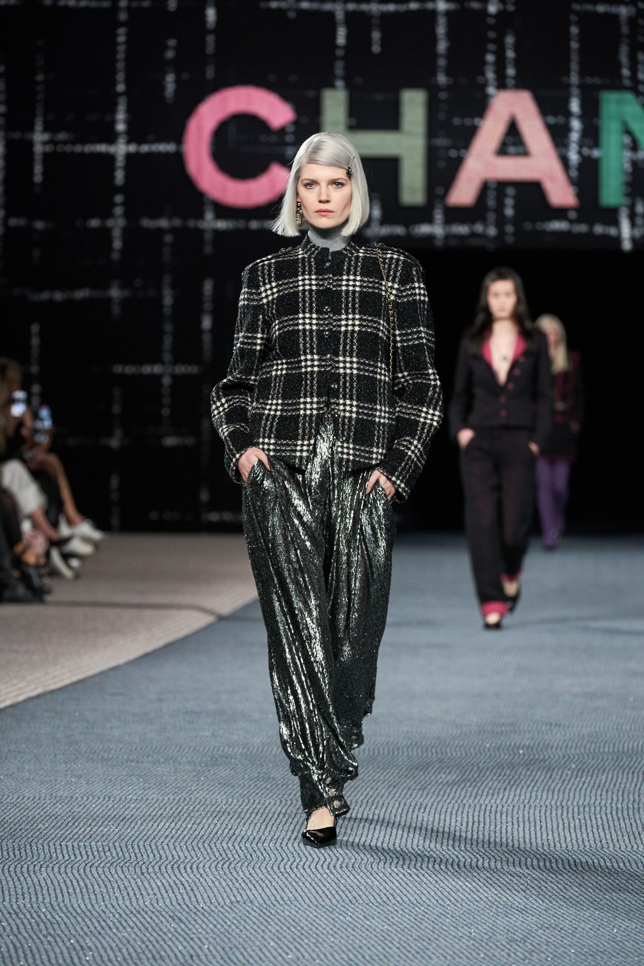 00044-chanel-fall-2022-ready-to-wear-paris-credit-gorunway-1.jpeg