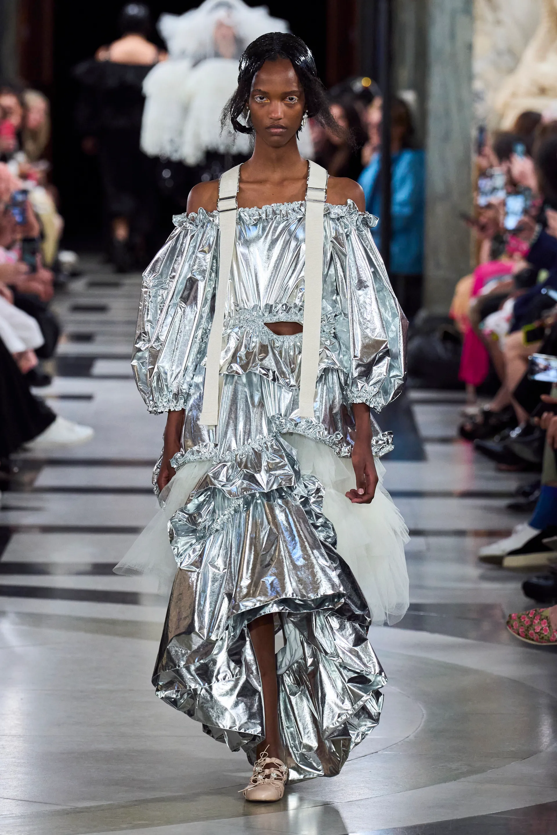 00044-simone-rocha-spring-2023-ready-to-wear-credit-gorunway