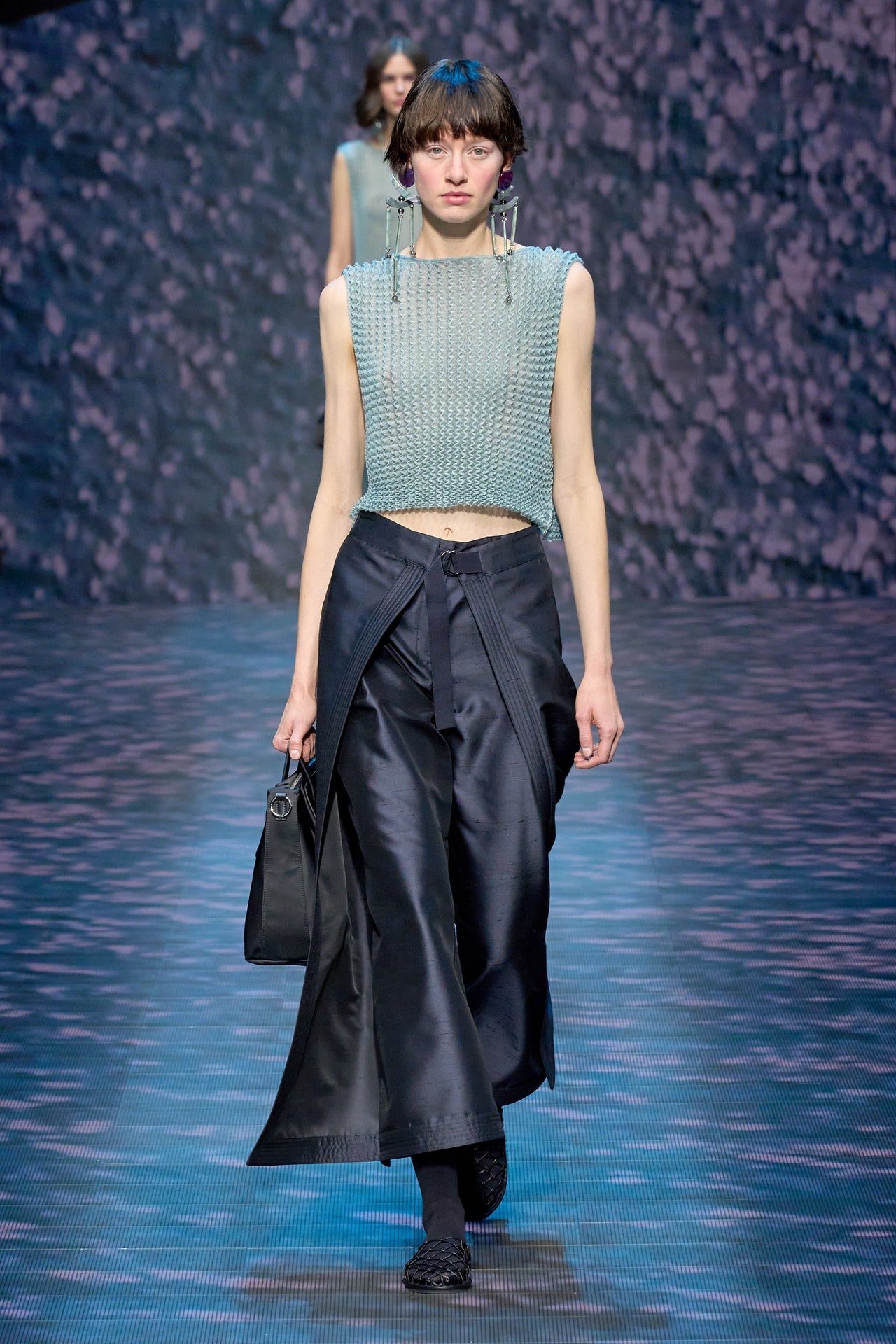00045-emporio-armani-spring-2023-ready-to-wear-credit-gorunway