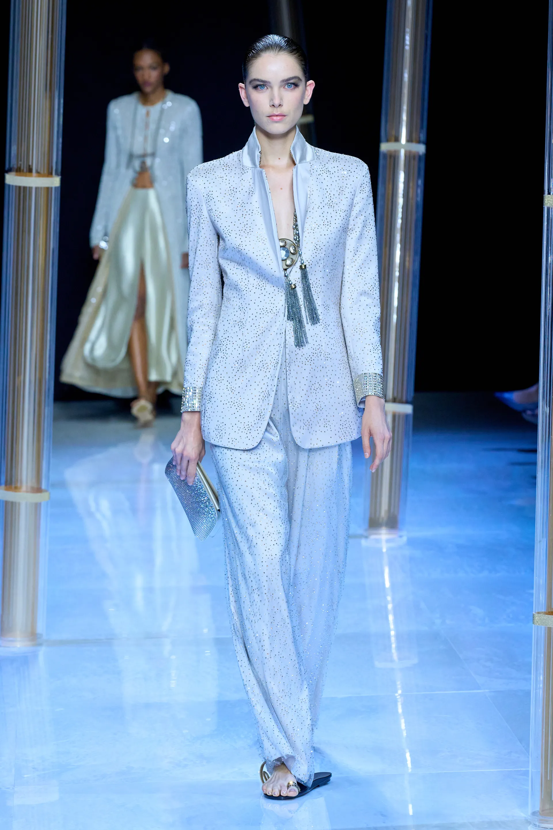 00045-giorgio-armani-spring-2023-ready-to-wear-credit-gorunway
