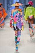 00045-moschino-spring-2023-ready-to-wear-credit-gorunway