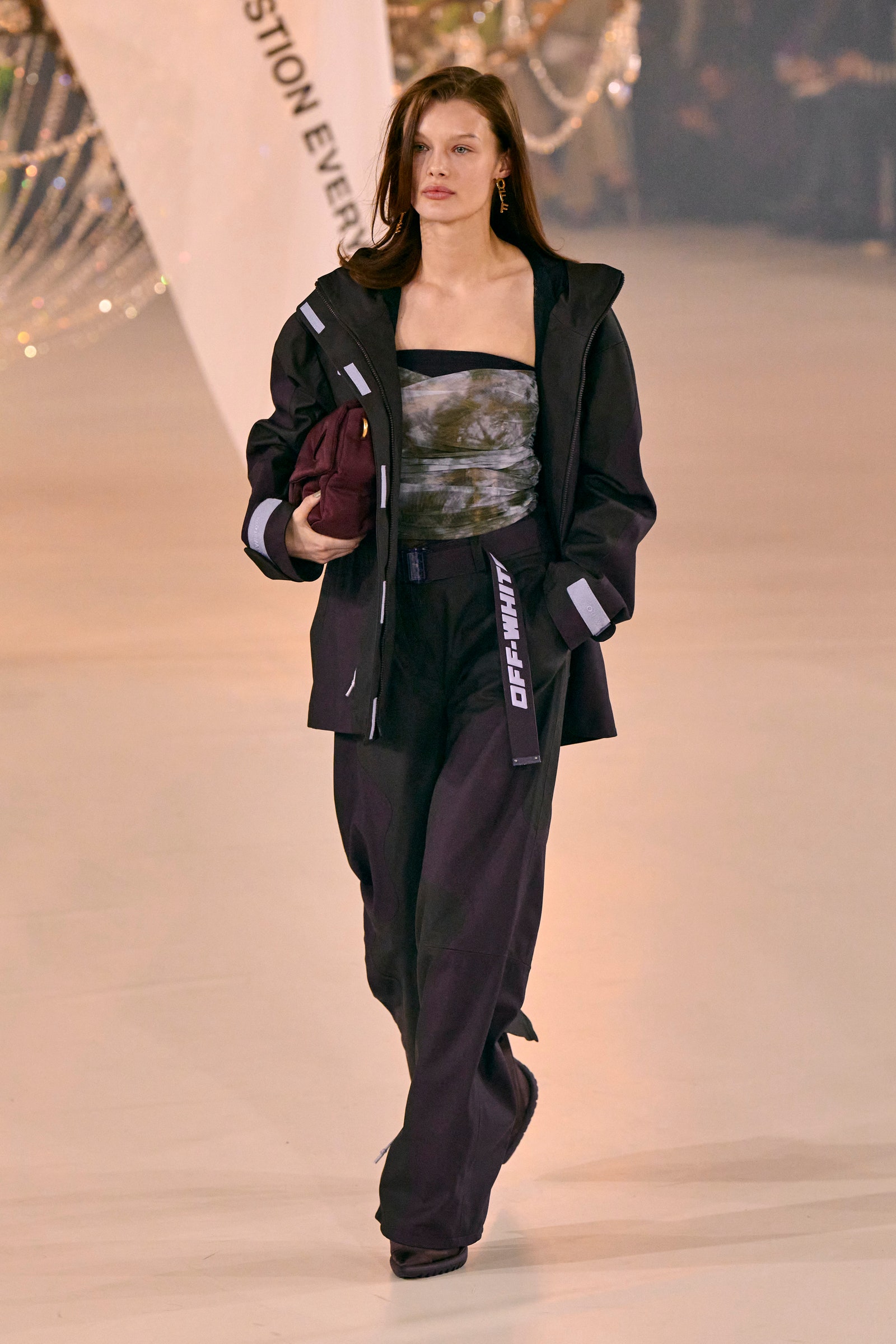 00045-off-white-fall-2022-ready-to-wear-paris-credit-gorunway-1.jpeg