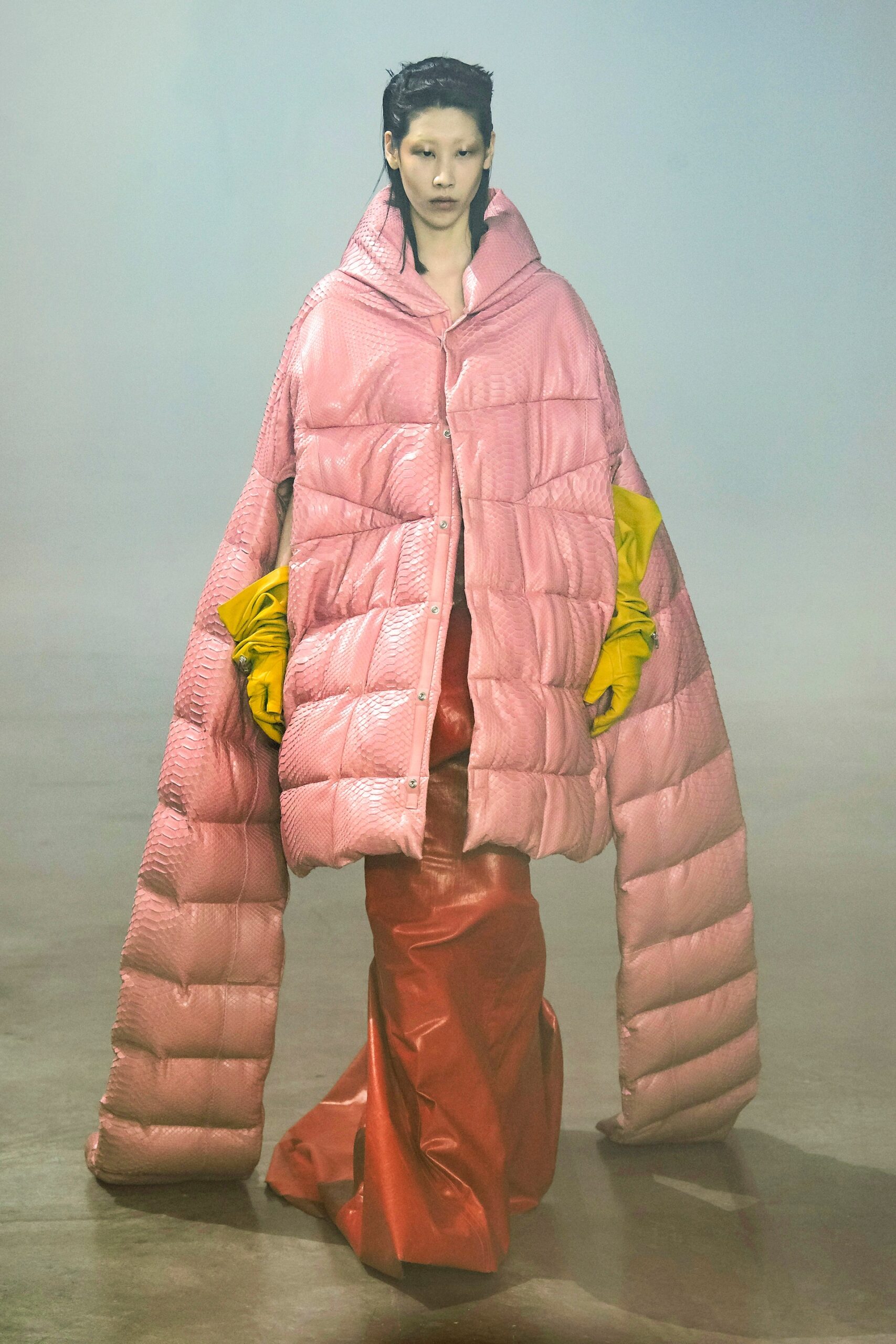 00045-rick-owens-fall-2022-ready-to-wear-paris-credit-gorunway-3.jpg