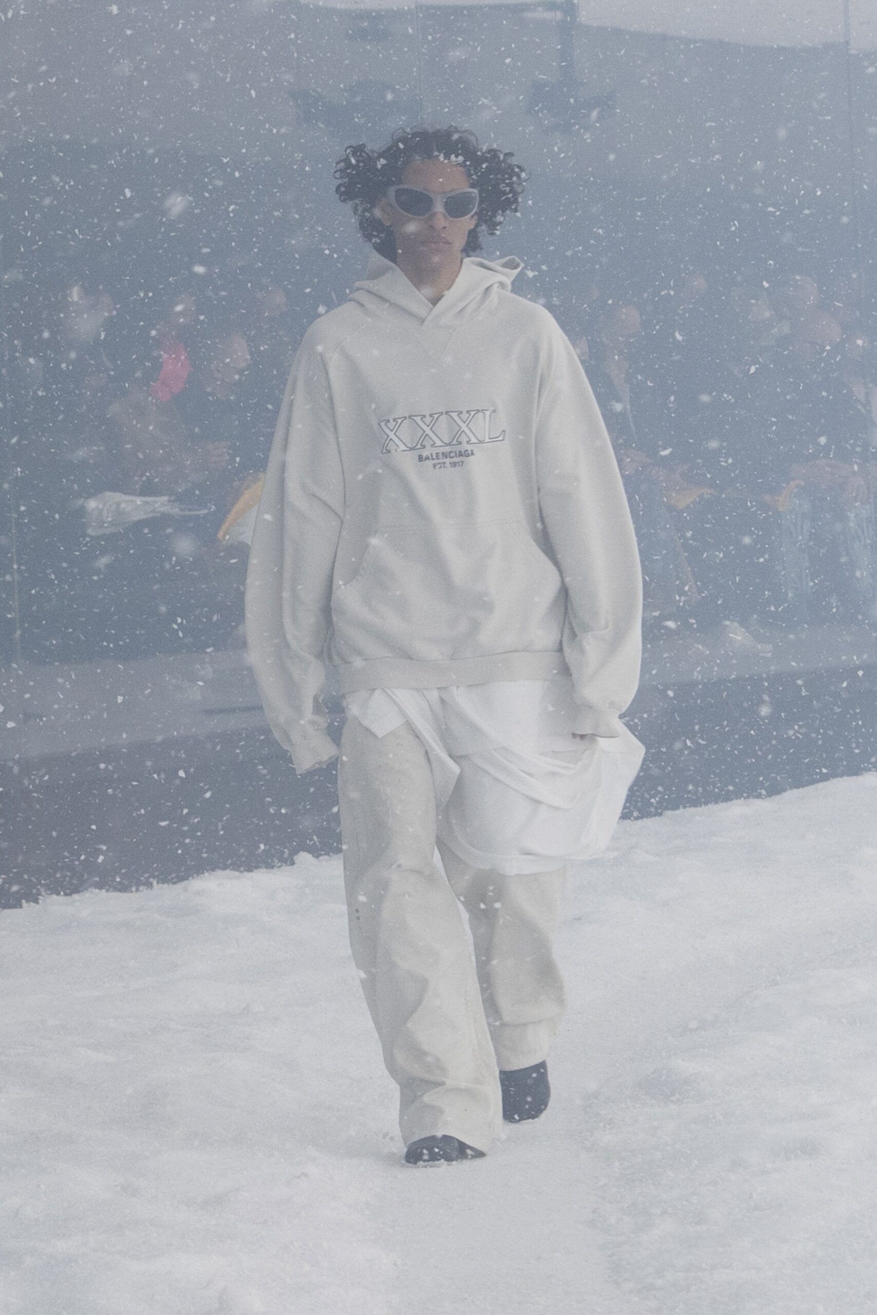 00046-balenciaga-fall-2022-ready-to-wear-paris-credit-brand-1.jpg