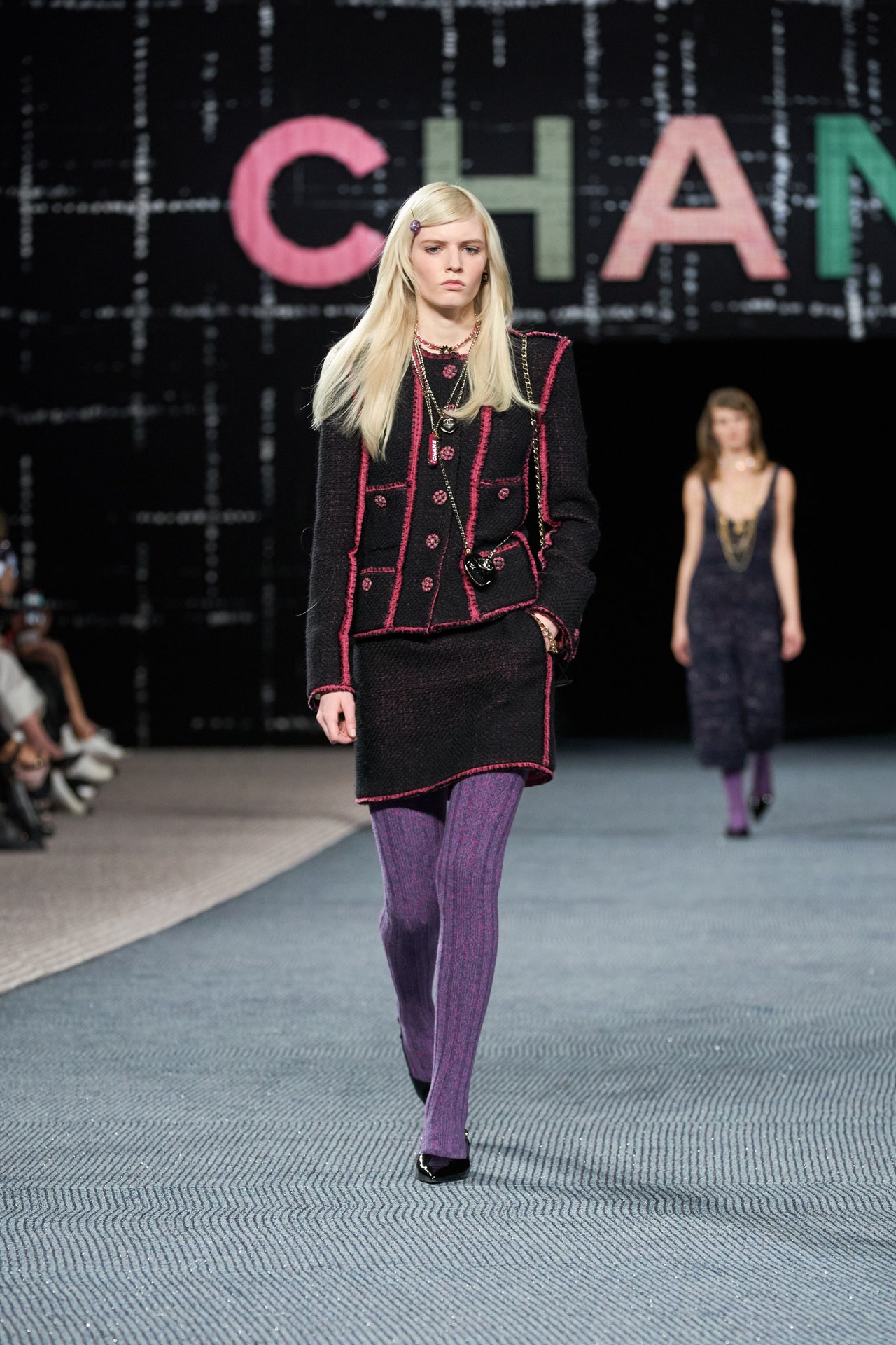 00046-chanel-fall-2022-ready-to-wear-paris-credit-gorunway-1.jpeg
