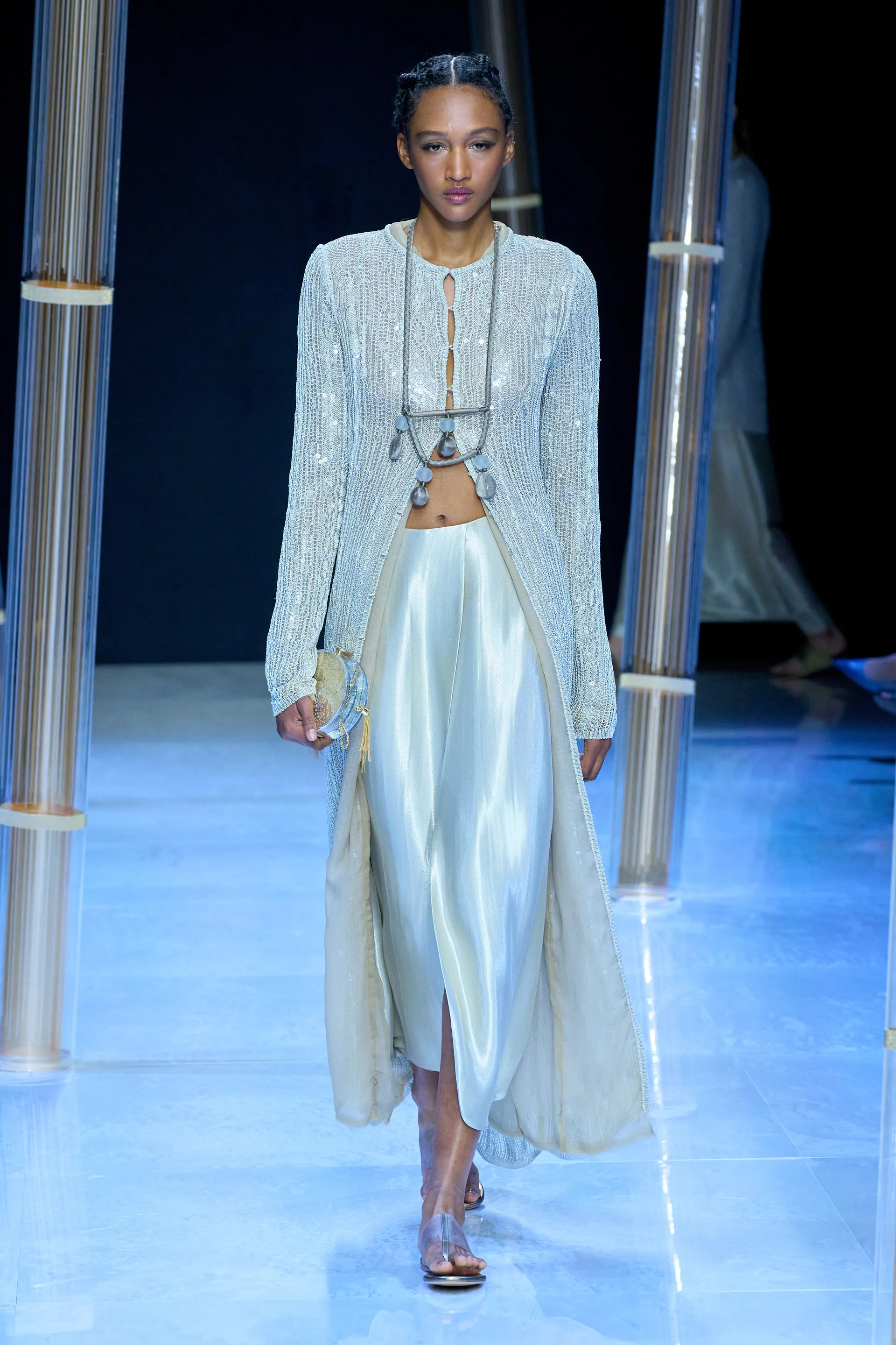 00046-giorgio-armani-spring-2023-ready-to-wear-credit-gorunway