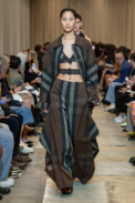 00047-burberry-spring-2023-ready-to-wear-credit-brand