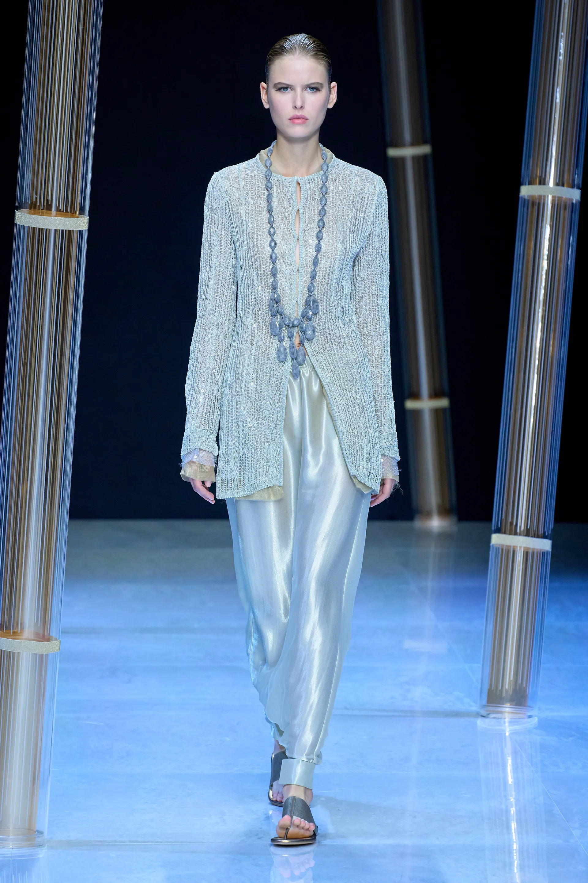 00047-giorgio-armani-spring-2023-ready-to-wear-credit-gorunway