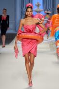 00047-moschino-spring-2023-ready-to-wear-credit-gorunway