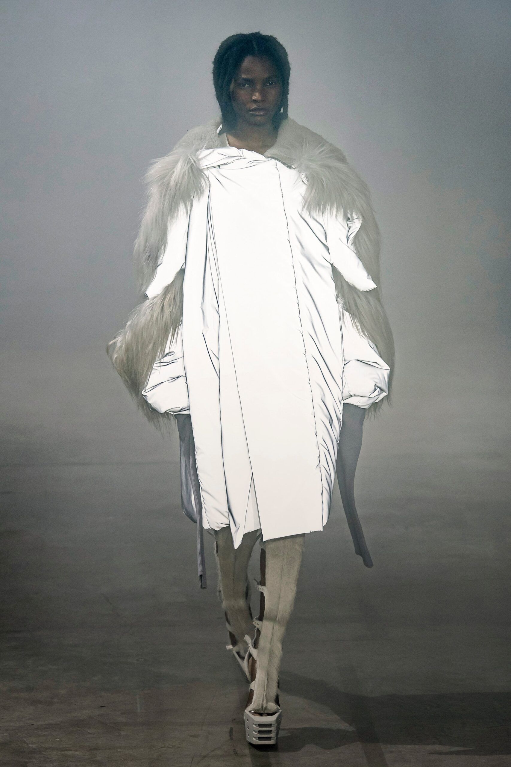 00047-rick-owens-fall-2022-ready-to-wear-paris-credit-gorunway-3.jpg