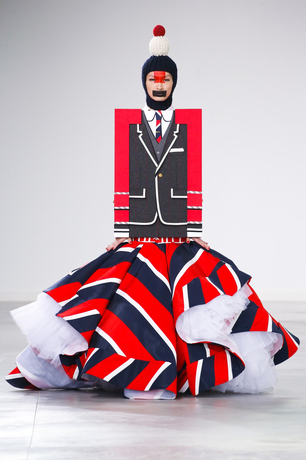 00047-thom-browne-fall-2022-credit-brand-1.jpeg