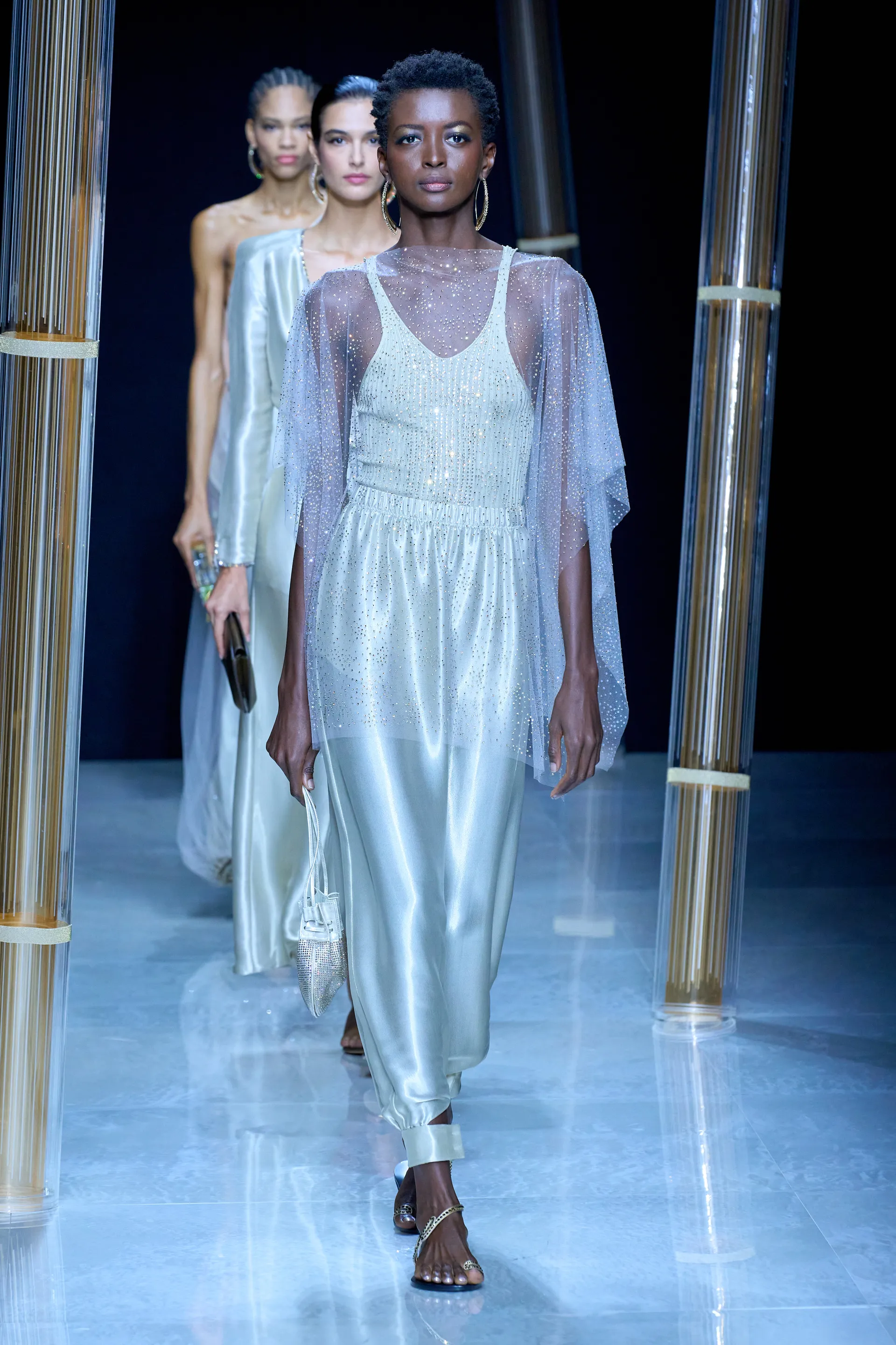 00048-giorgio-armani-spring-2023-ready-to-wear-credit-gorunway