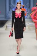 00048-moschino-spring-2023-ready-to-wear-credit-gorunway