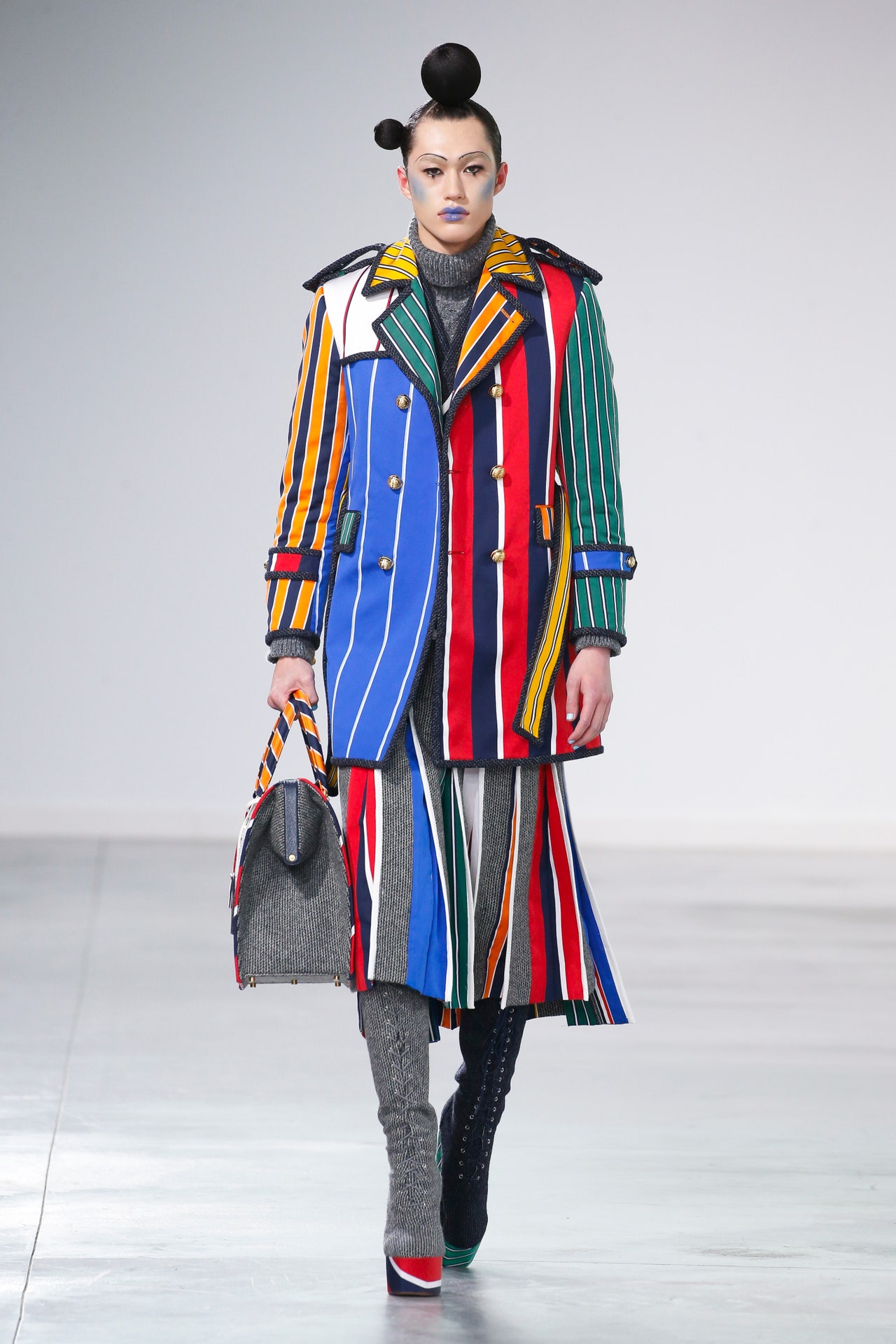 00048-thom-browne-fall-2022-credit-brand-1.jpeg