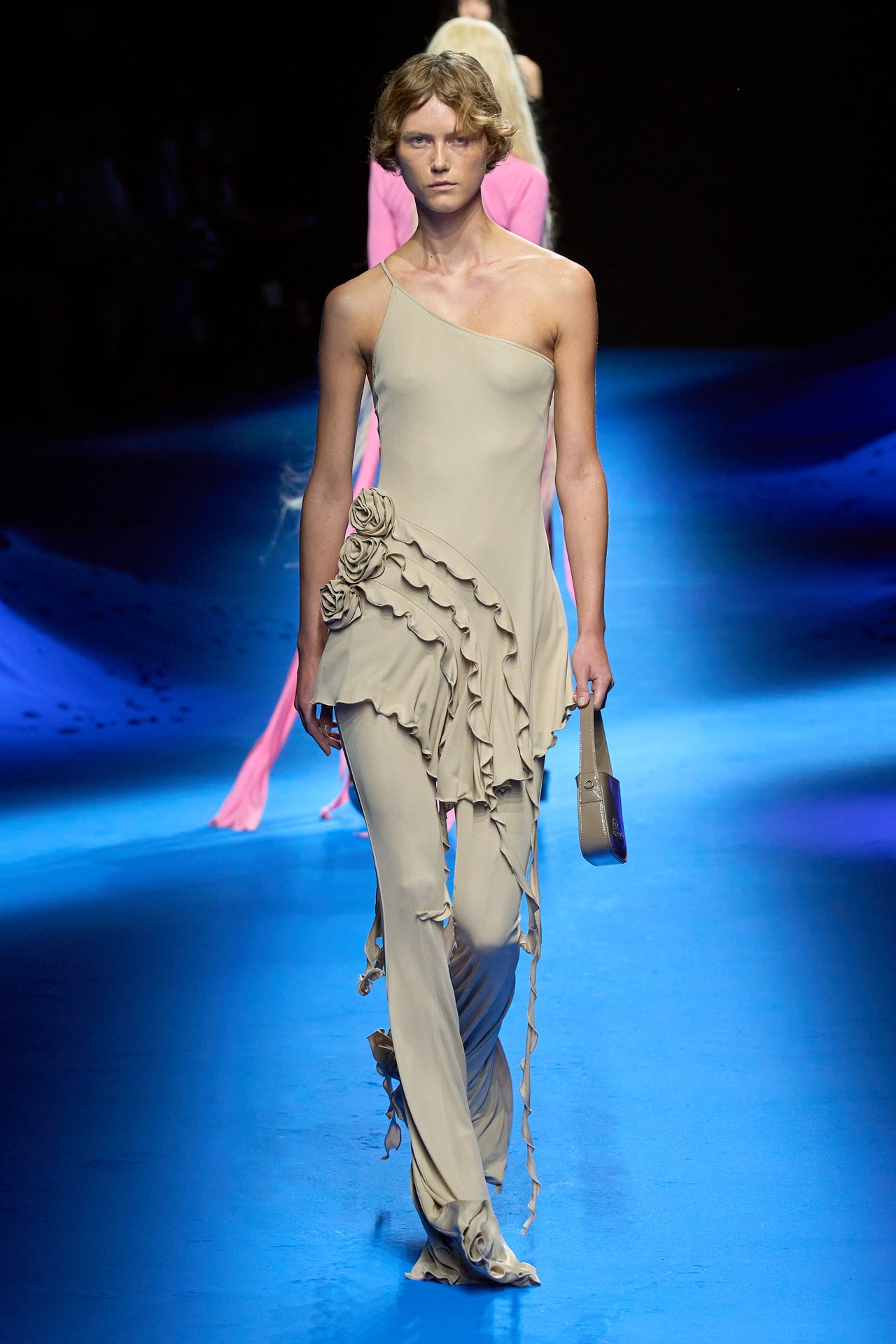 00049-blumarine-spring-2023-ready-to-wear-credit-gorunway