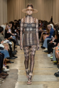 00049-burberry-spring-2023-ready-to-wear-credit-brand