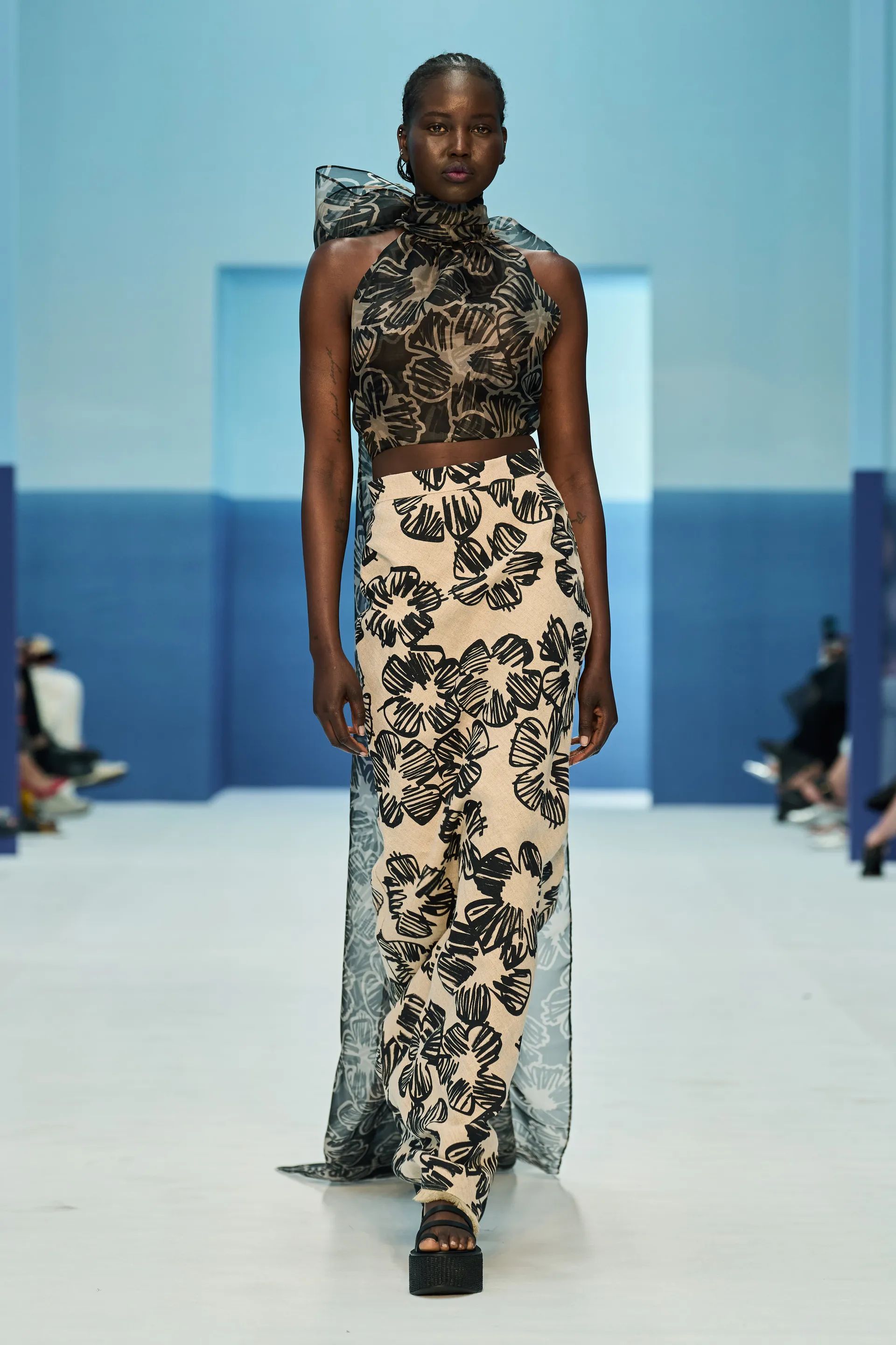 00049-max-mara-spring-2023-ready-to-wear-credit-gorunway
