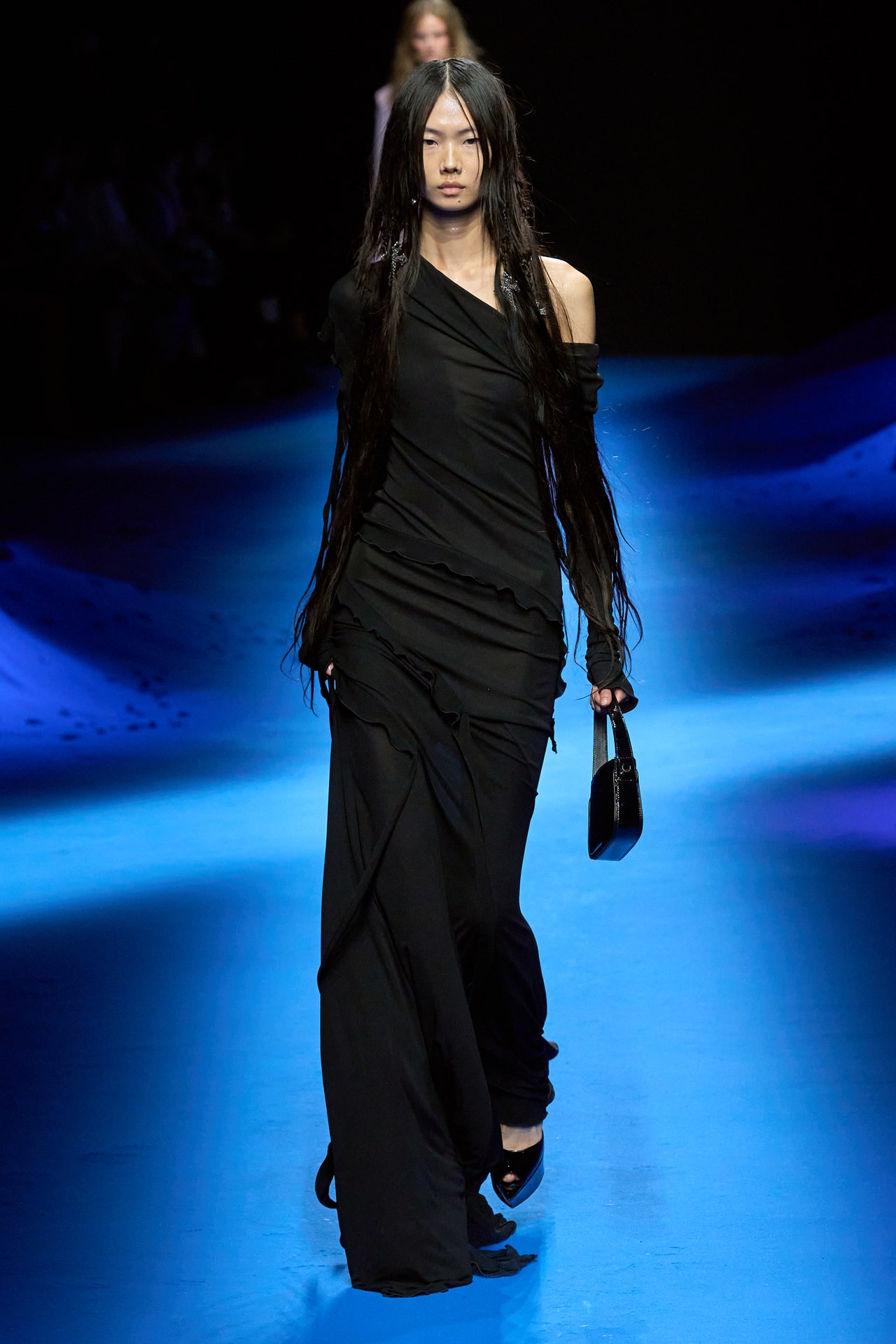 00050-blumarine-spring-2023-ready-to-wear-credit-gorunway