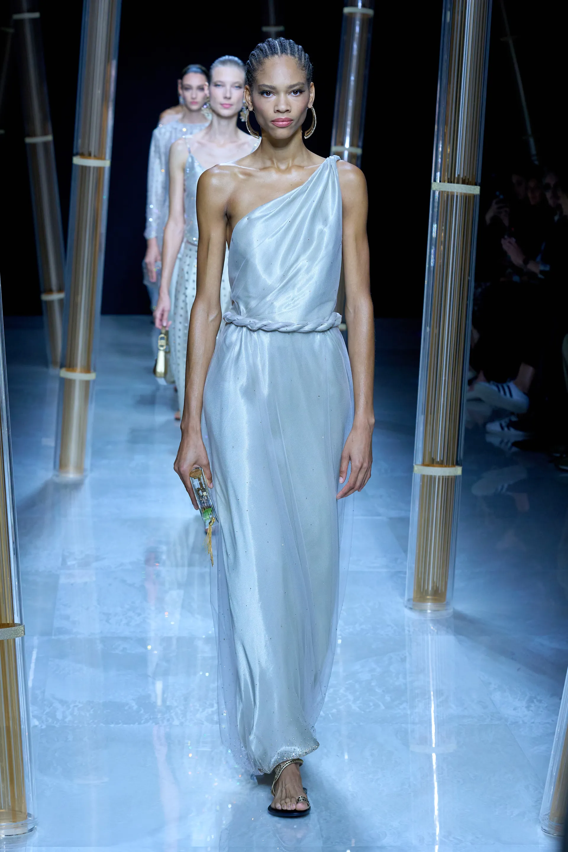 00050-giorgio-armani-spring-2023-ready-to-wear-credit-gorunway