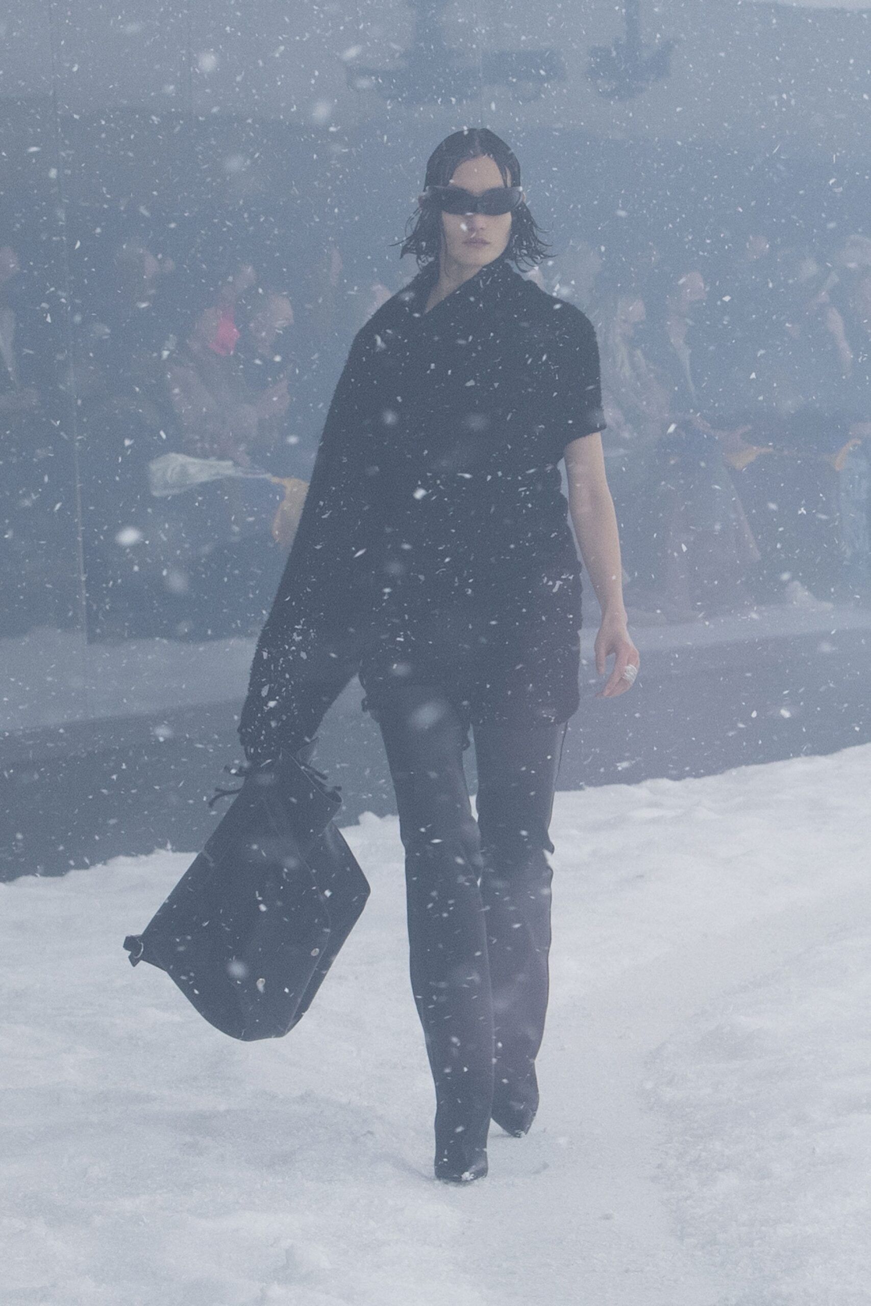 00051-balenciaga-fall-2022-ready-to-wear-paris-credit-brand-1.jpg