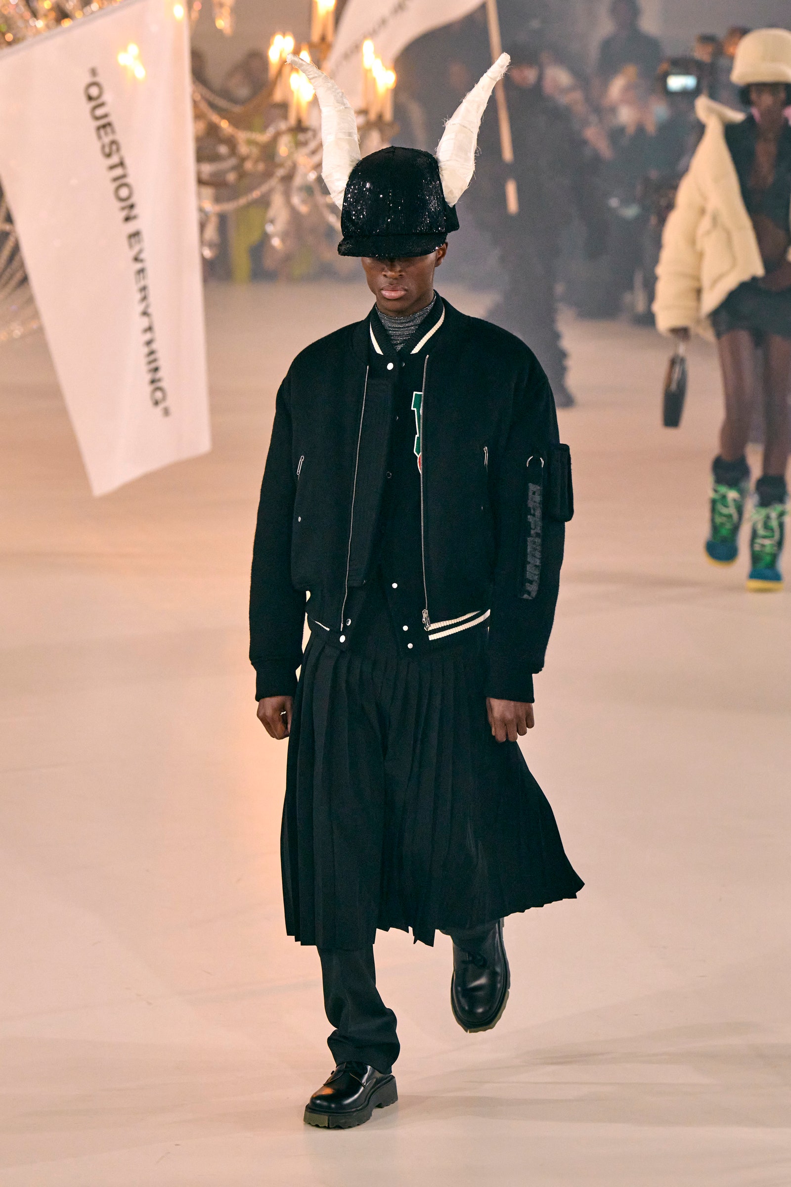 00051-off-white-fall-2022-ready-to-wear-paris-credit-gorunway-1.jpeg