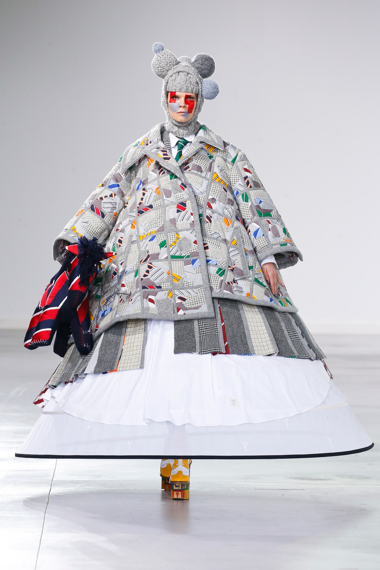 00051-thom-browne-fall-2022-credit-brand-1.jpeg