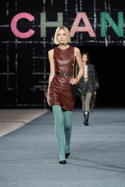 00052-chanel-fall-2022-ready-to-wear-paris-credit-gorunway-1.jpeg