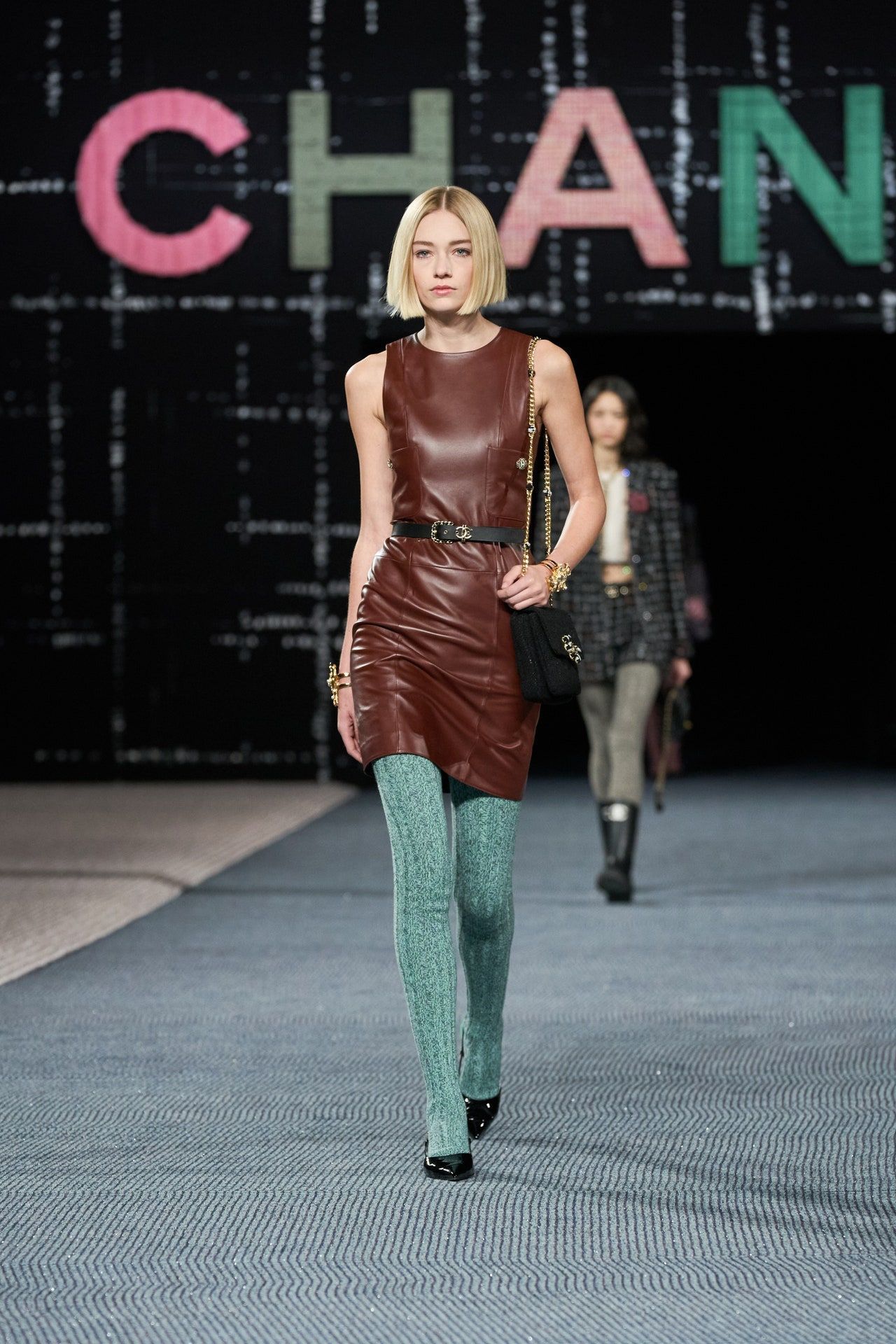 00052-chanel-fall-2022-ready-to-wear-paris-credit-gorunway-1.jpeg