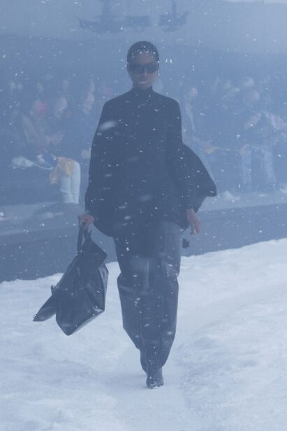 00053-balenciaga-fall-2022-ready-to-wear-paris-credit-brand-1.jpg