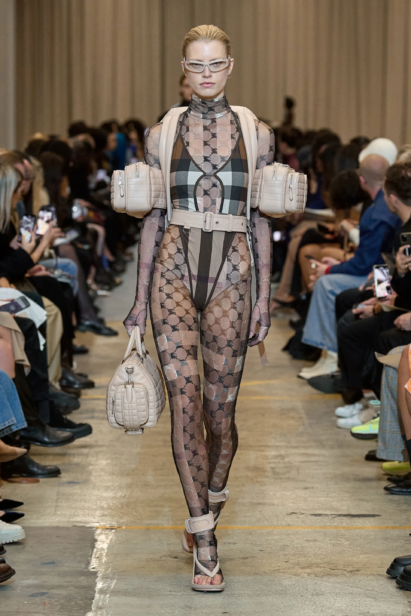 00053-burberry-spring-2023-ready-to-wear-credit-brand