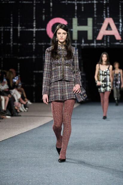 00054-chanel-fall-2022-ready-to-wear-paris-credit-gorunway-1.jpeg