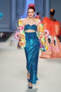 00054-moschino-spring-2023-ready-to-wear-credit-gorunway