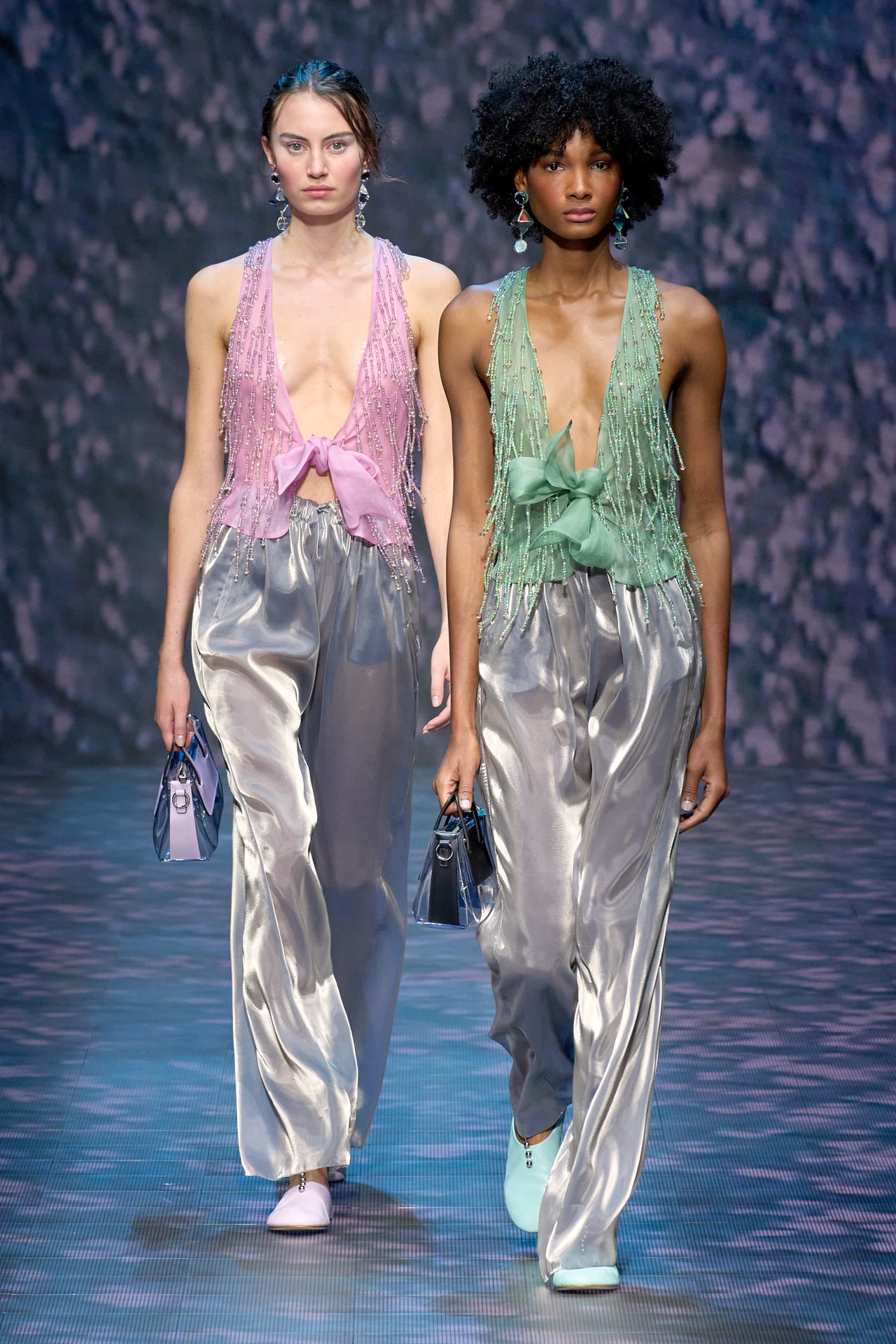00055-emporio-armani-spring-2023-ready-to-wear-credit-gorunway