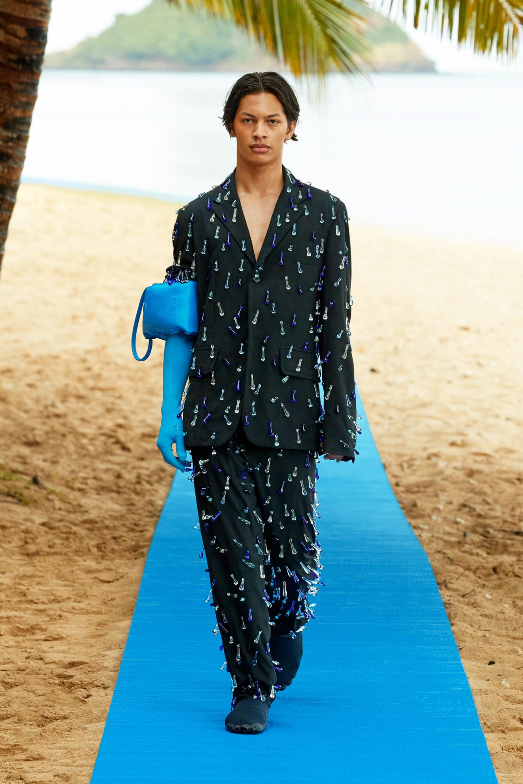 00055-jacquemus-spring-2022-ready-to-wear-credit-brand-1.jpg