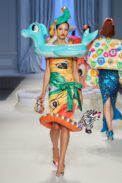 00055-moschino-spring-2023-ready-to-wear-credit-gorunway