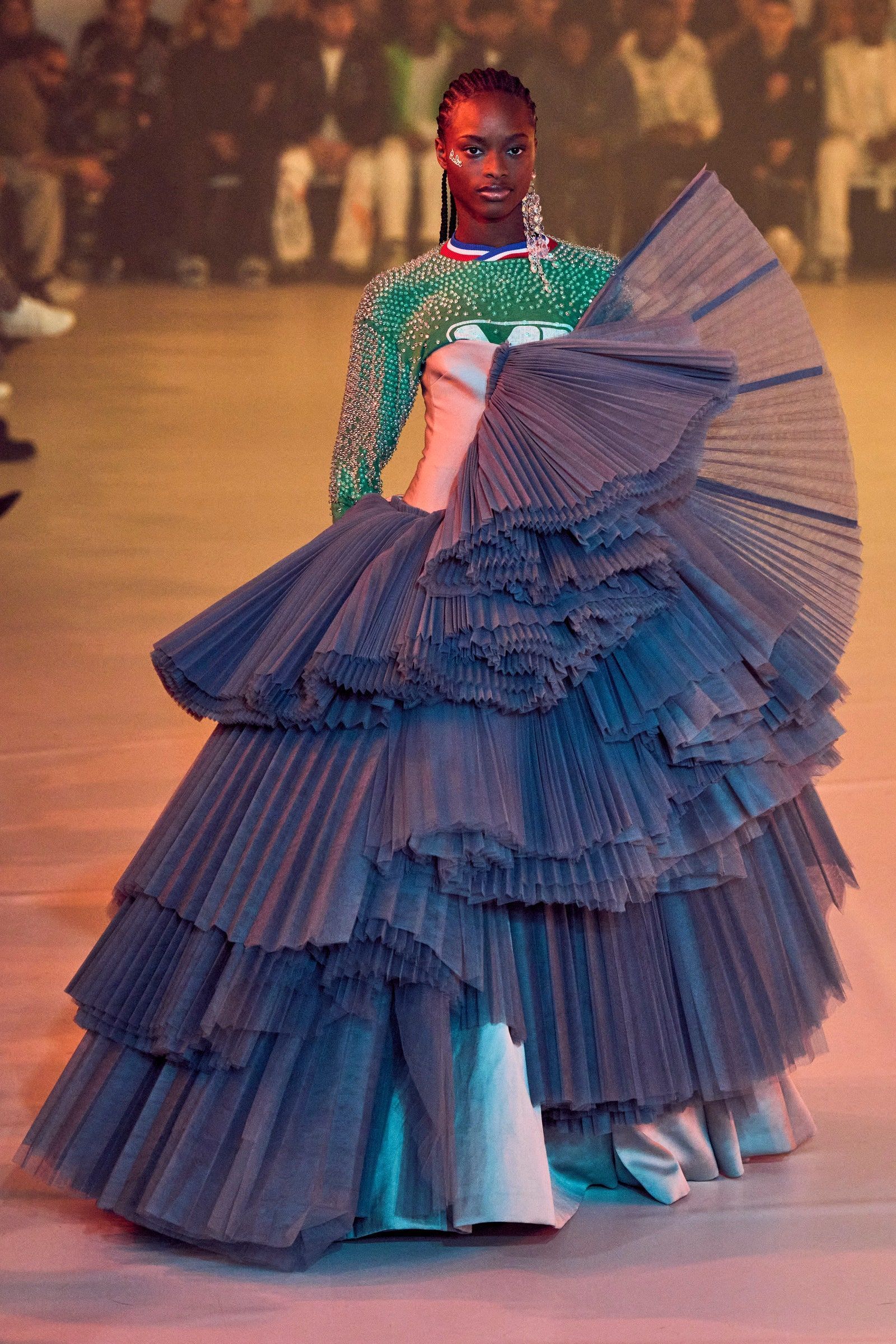 00057-off-white-fall-2022-ready-to-wear-paris-credit-gorunway-1.jpeg
