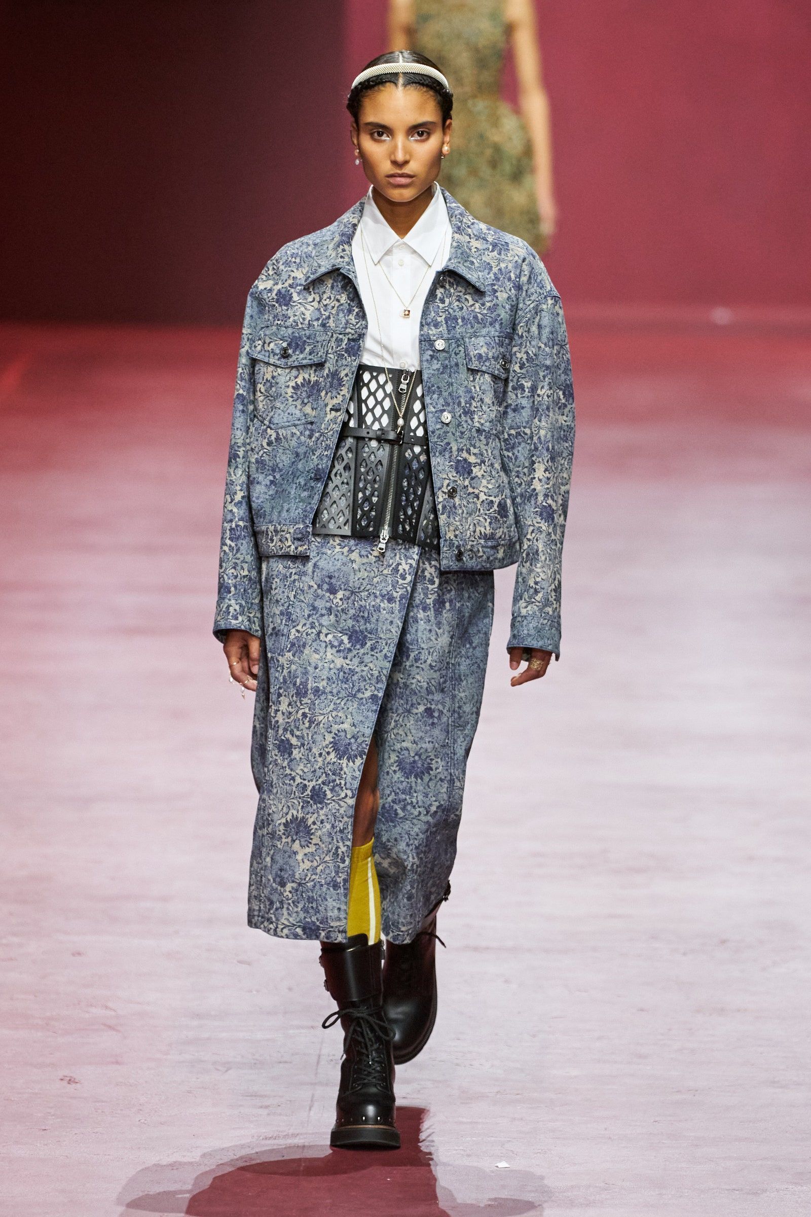 00058-christian-dior-fall-2022-ready-to-wear-paris-credit-gorunway-1.jpeg