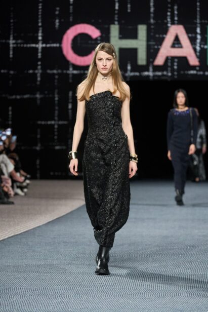 00060-chanel-fall-2022-ready-to-wear-paris-credit-gorunway-1.jpeg