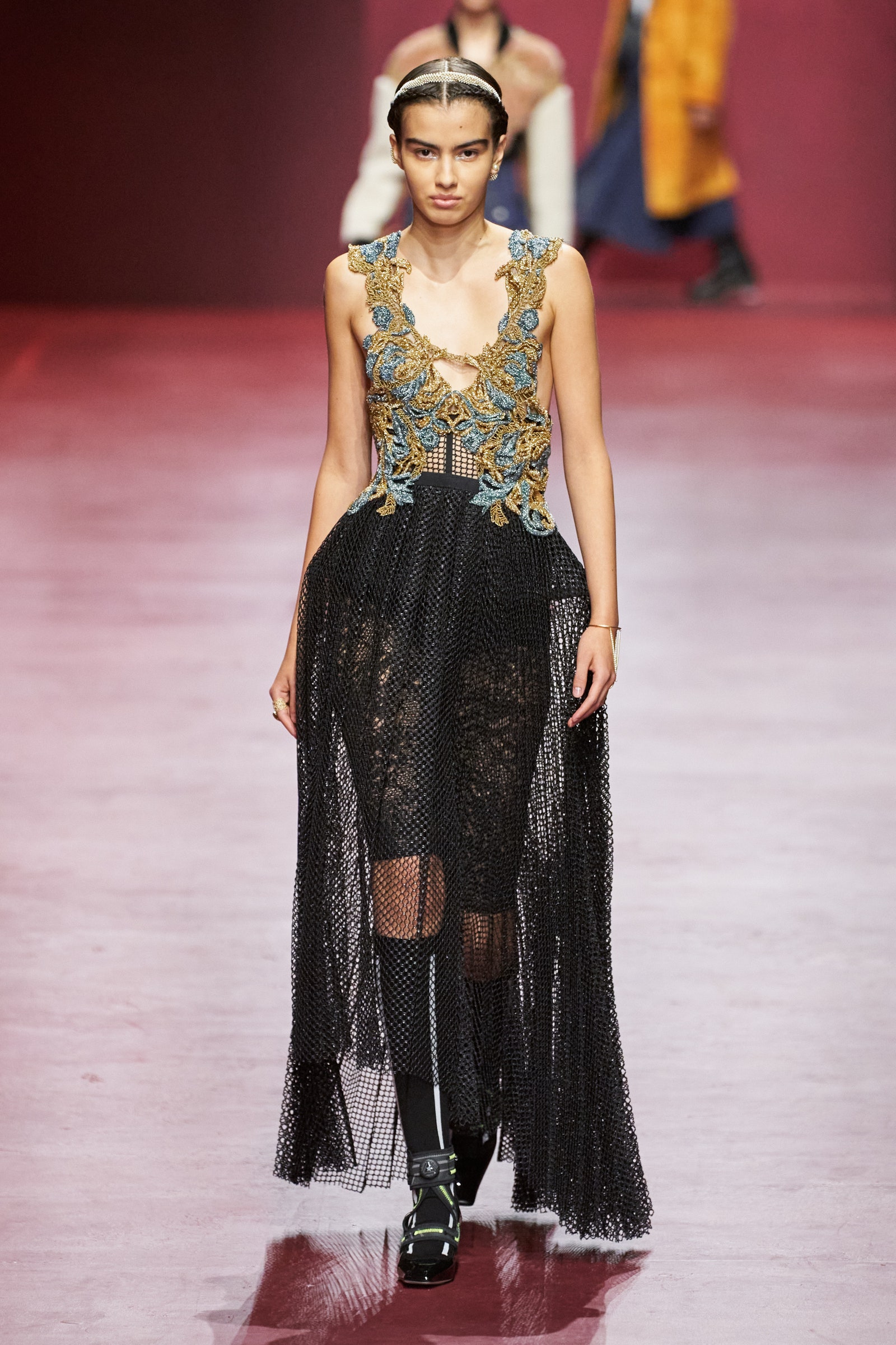 00060-christian-dior-fall-2022-ready-to-wear-paris-credit-gorunway-1.jpeg