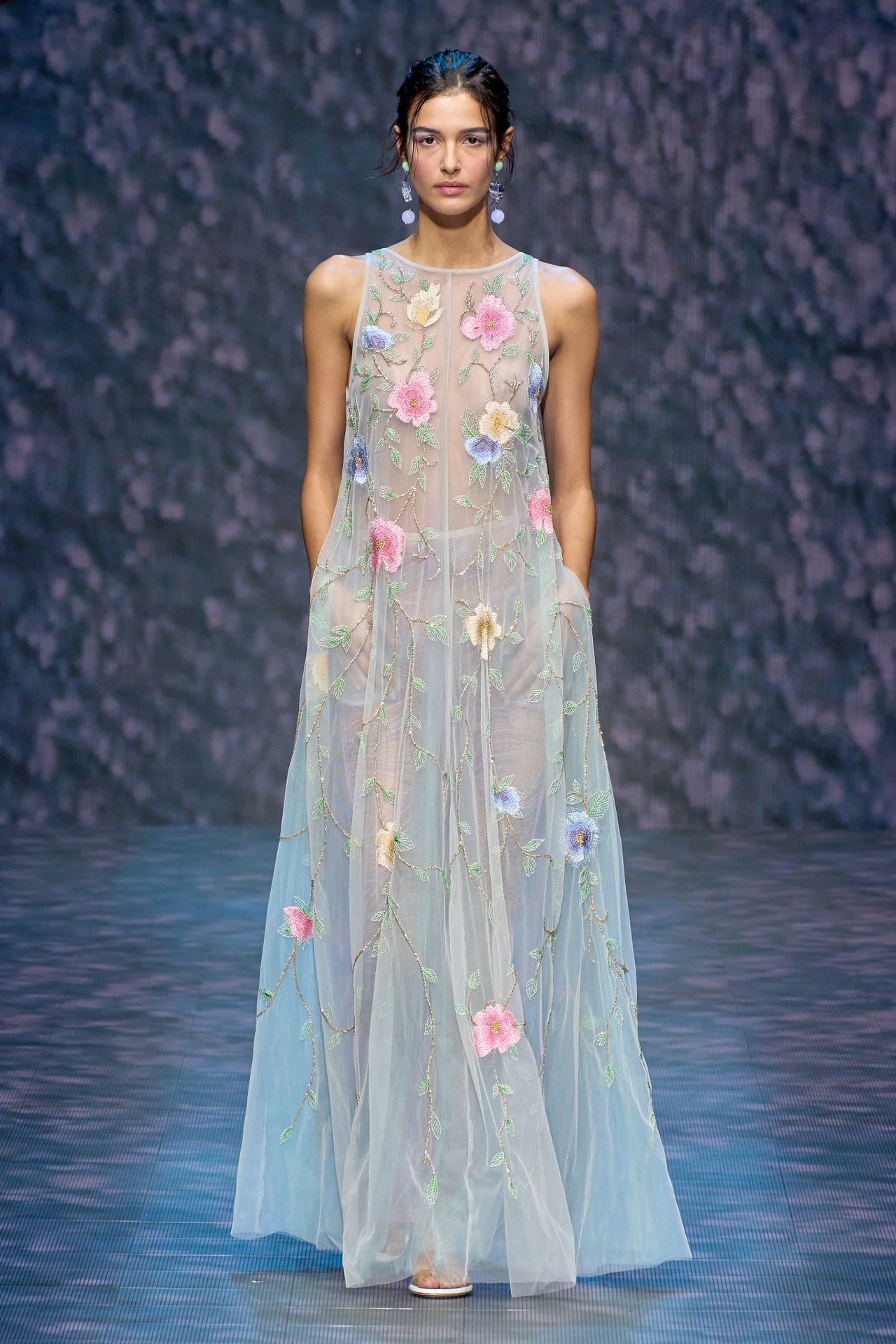 00060-emporio-armani-spring-2023-ready-to-wear-credit-gorunway