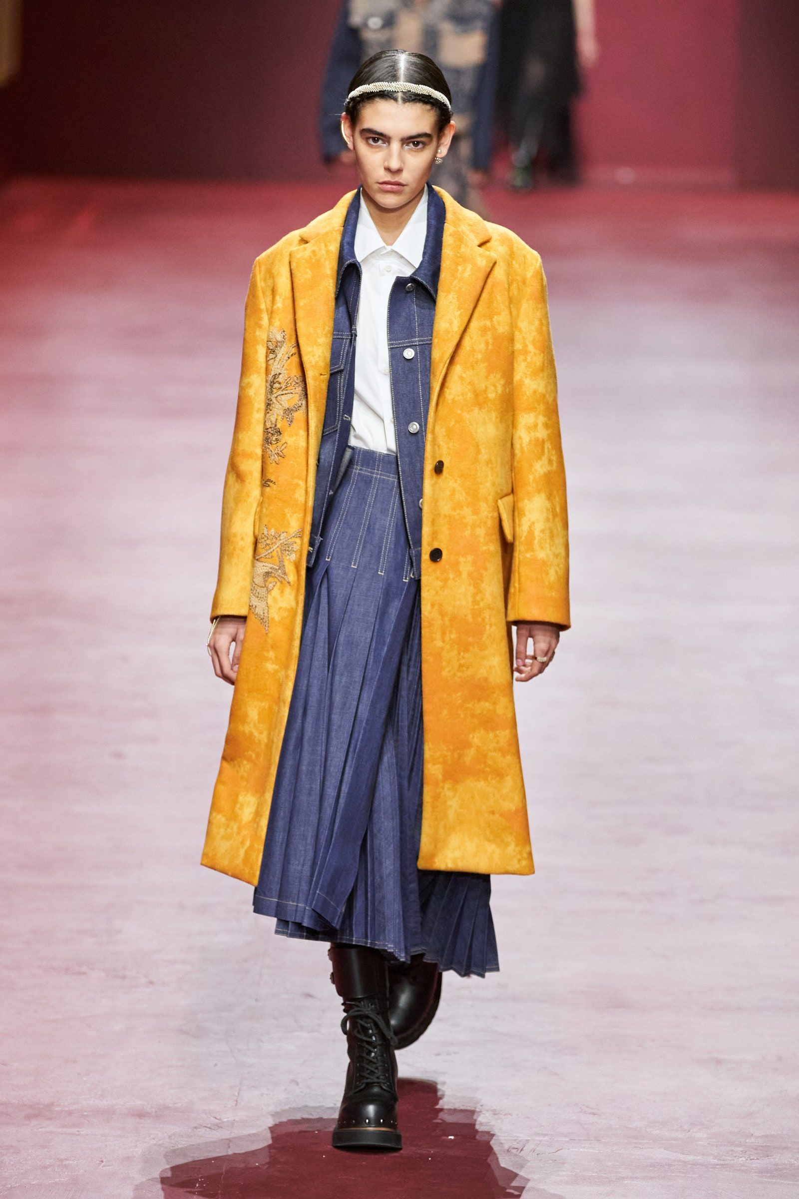 00062-christian-dior-fall-2022-ready-to-wear-paris-credit-gorunway-1.jpeg